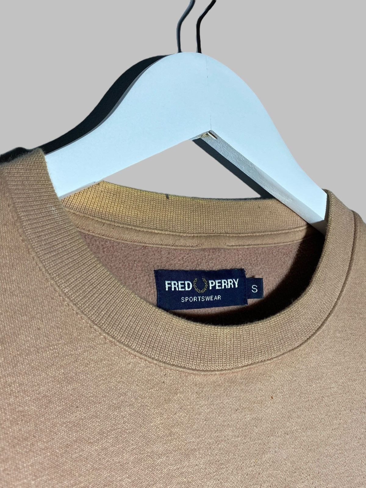 Fred Perry × Vintage 🔥 2000s FRED PERRY DISTRESSED ICONIC LOGO SWEATSHIRT 🔥 Size US S / EU 44-46 / 1 - 10 Thumbnail