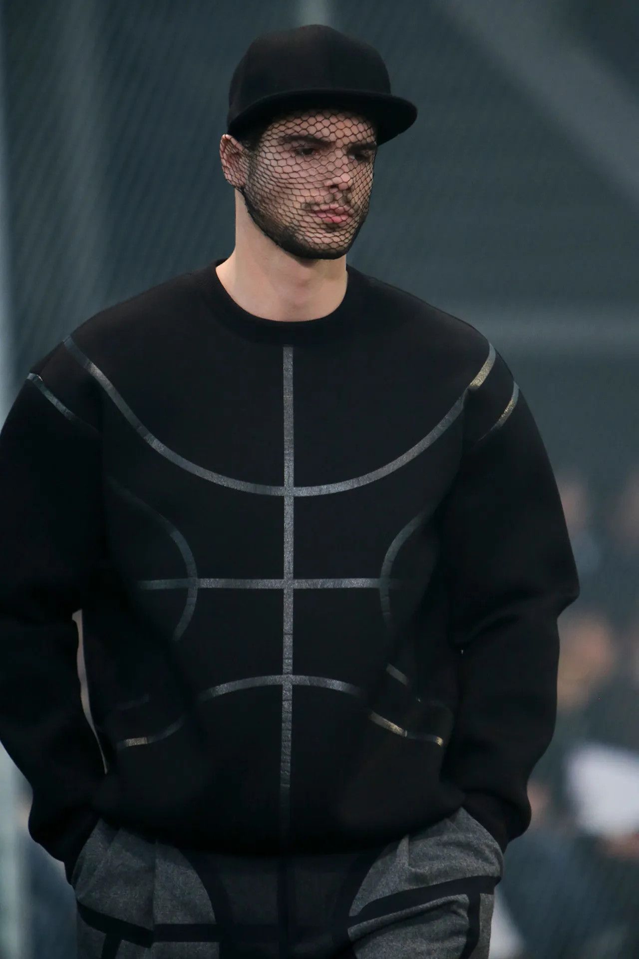 Givenchy Black Basketball Pitch Oversized Sweatshirt Size US S / EU 44-46 / 1 - 3 Thumbnail