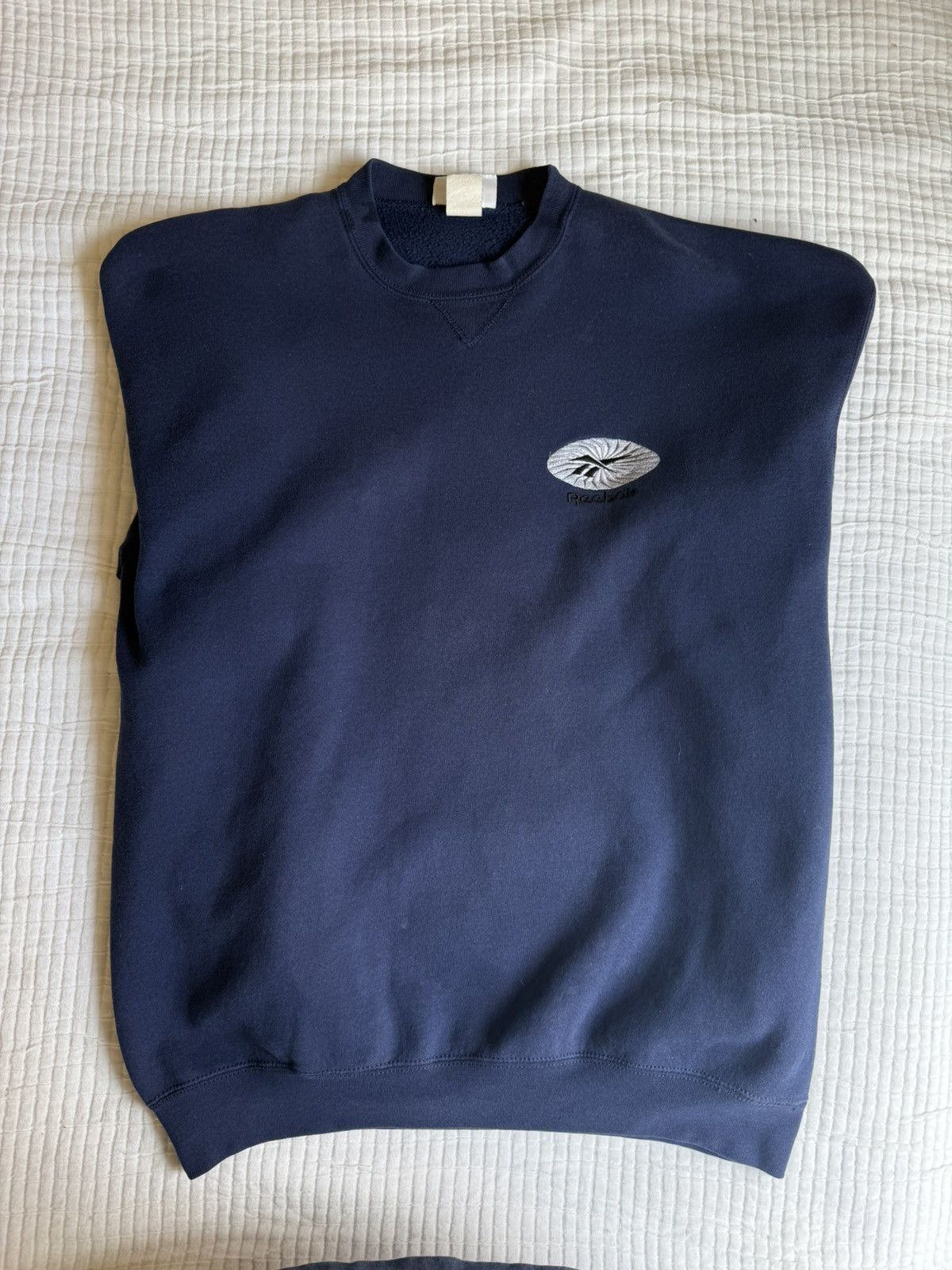Reebok × Vintage Vintage Distressed 90s Reebok Sweatshirt Size US XL / EU 56 / 4 - 1 Thumbnail