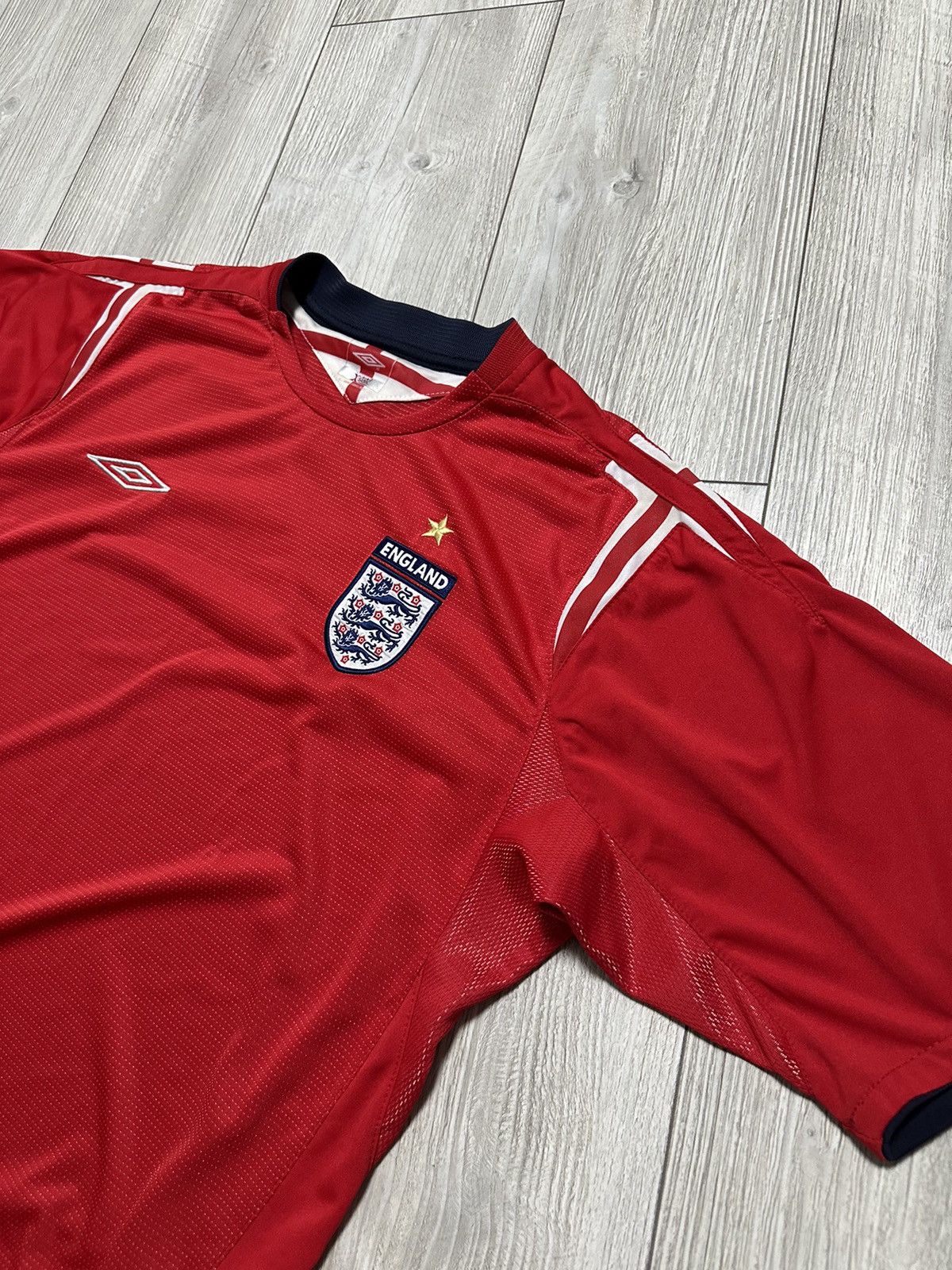 Umbro Umbro England 2004 - 2006 Away football shirt Soccer Jersey Size US XL / EU 56 / 4 - 2 Thumbnail