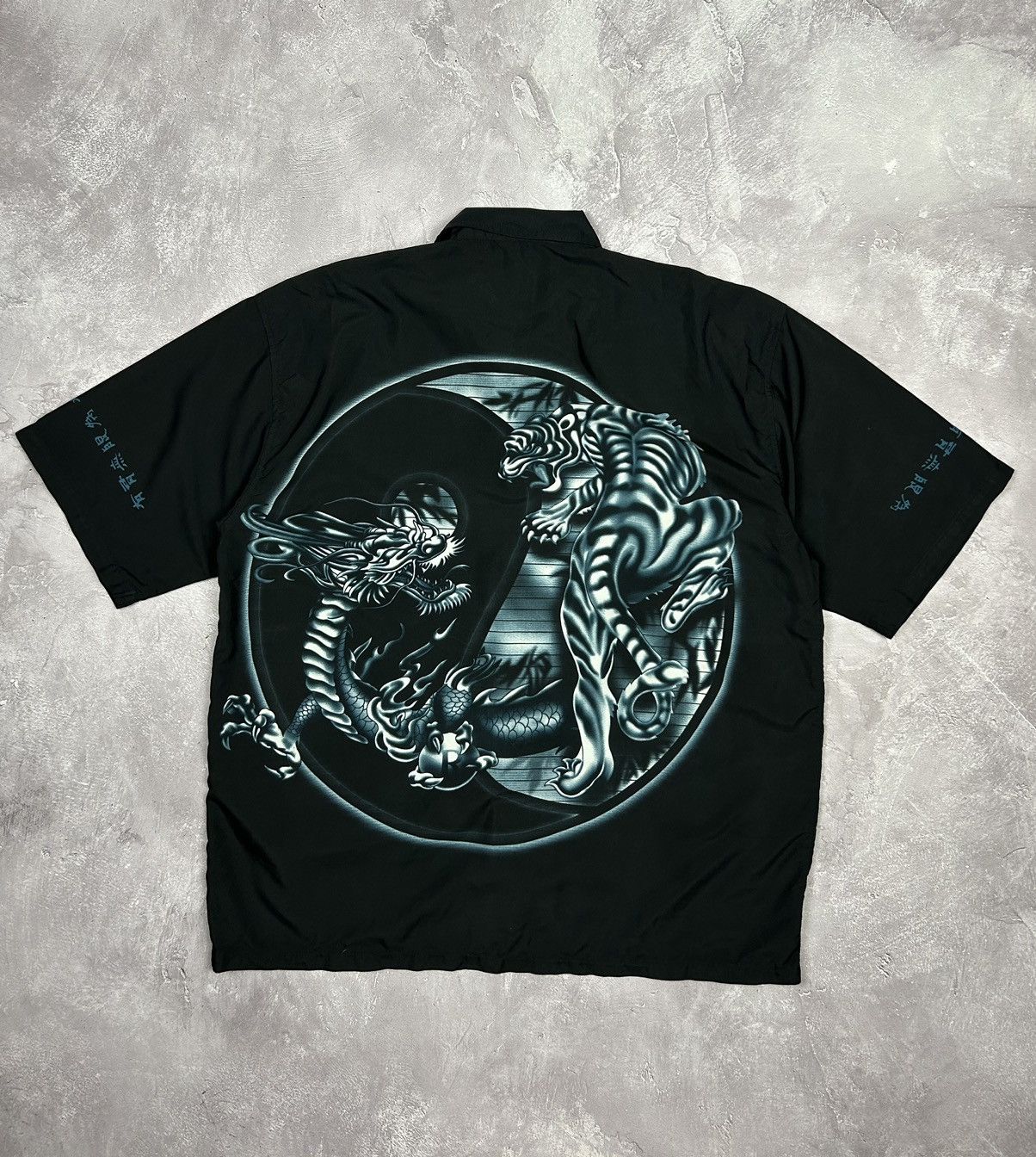 Japanese Brand × Vintage Rare Vintage Japanese Dragon Tiger Printed Shirt Polyester Size US XXL / EU 58 / 5 - 7 Thumbnail