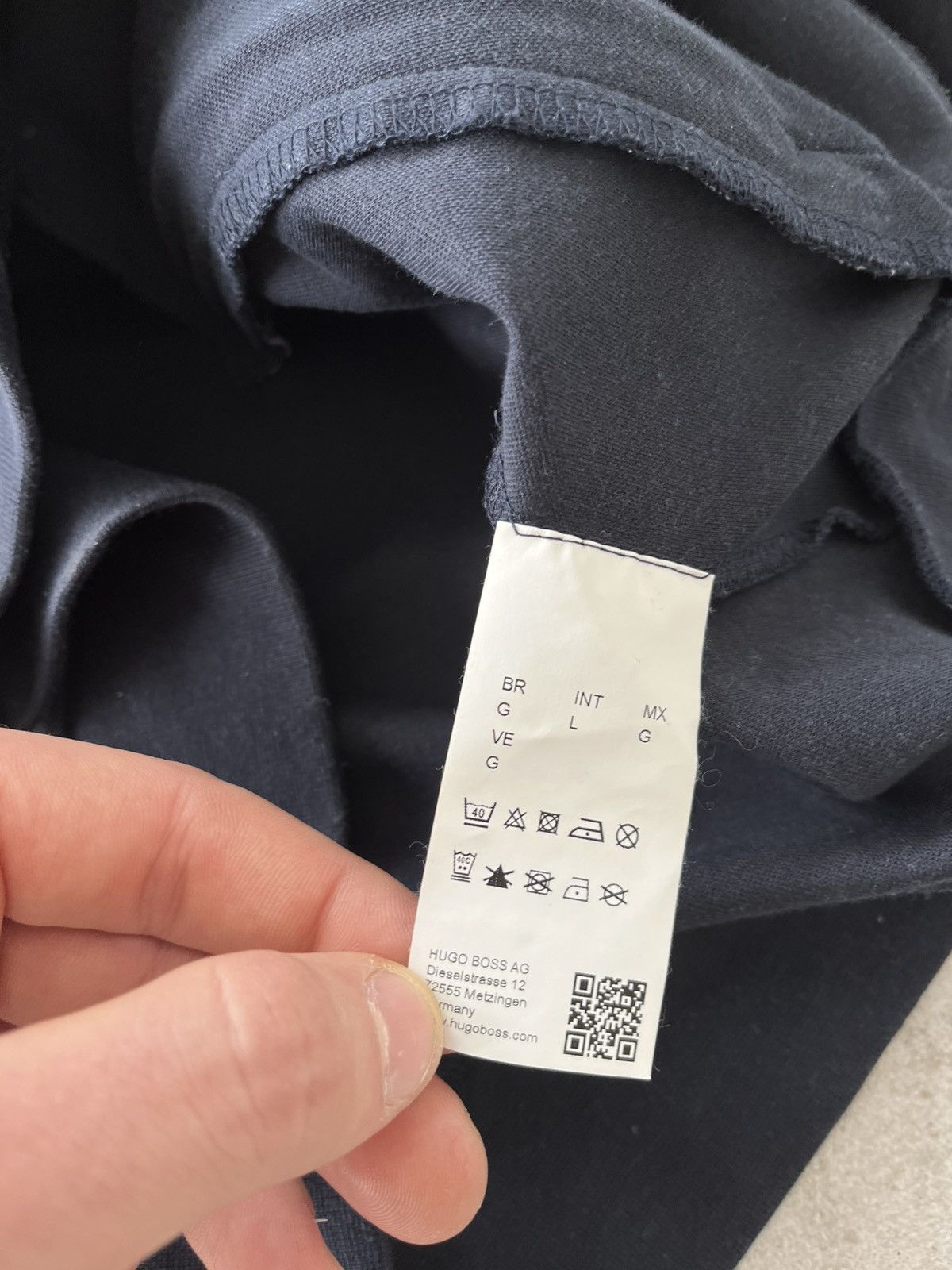 Hugo Boss Vintage Hugo Boss Lightweight Zip up sweatshirt Dark Blue Size US L / EU 52-54 / 3 - 11 Thumbnail