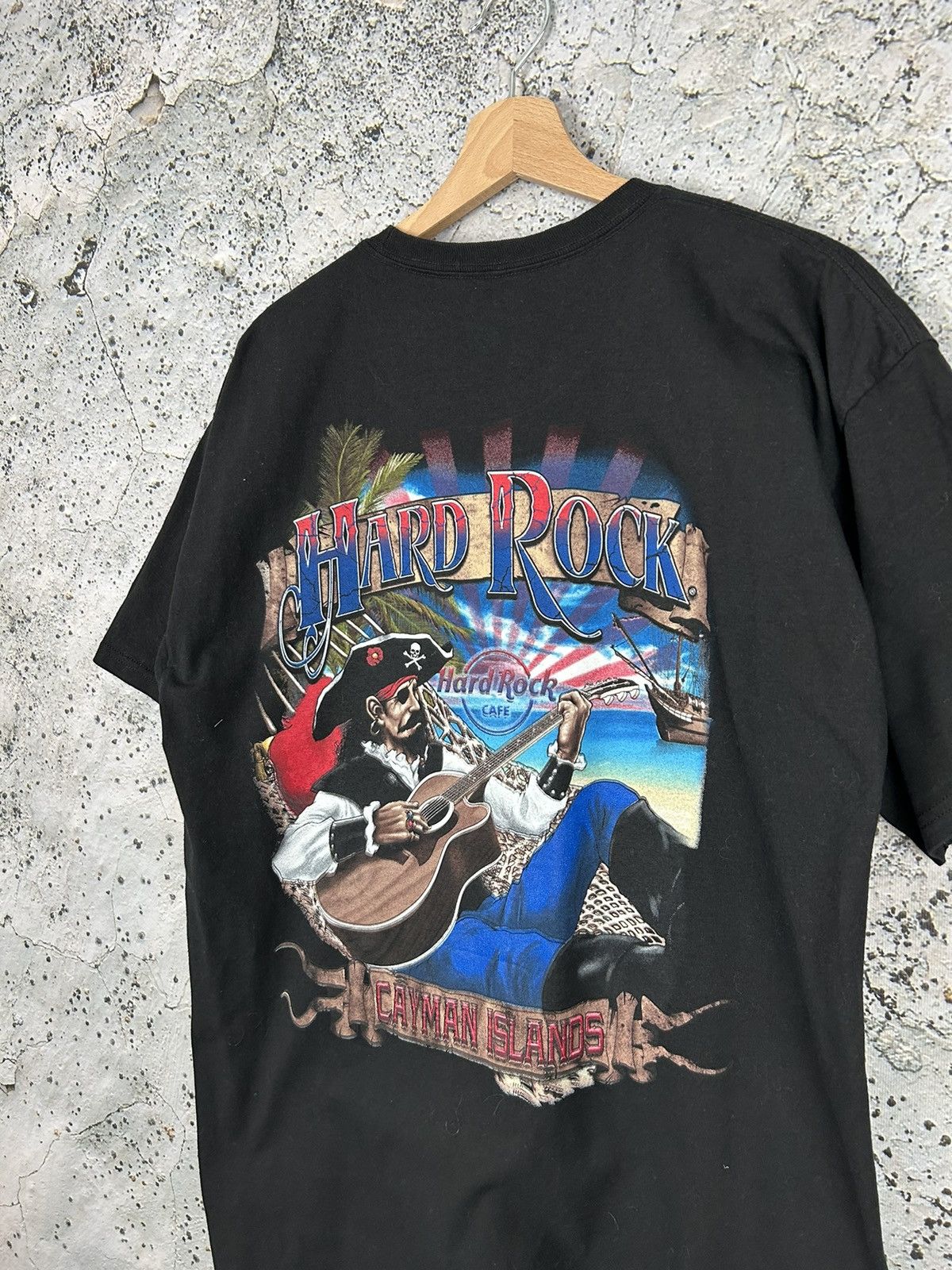 Hard Rock Cafe Vintage Hard Rock Cafe Cayman Island Pirates Graphic Tee Size US L / EU 52-54 / 3 - 2 Thumbnail
