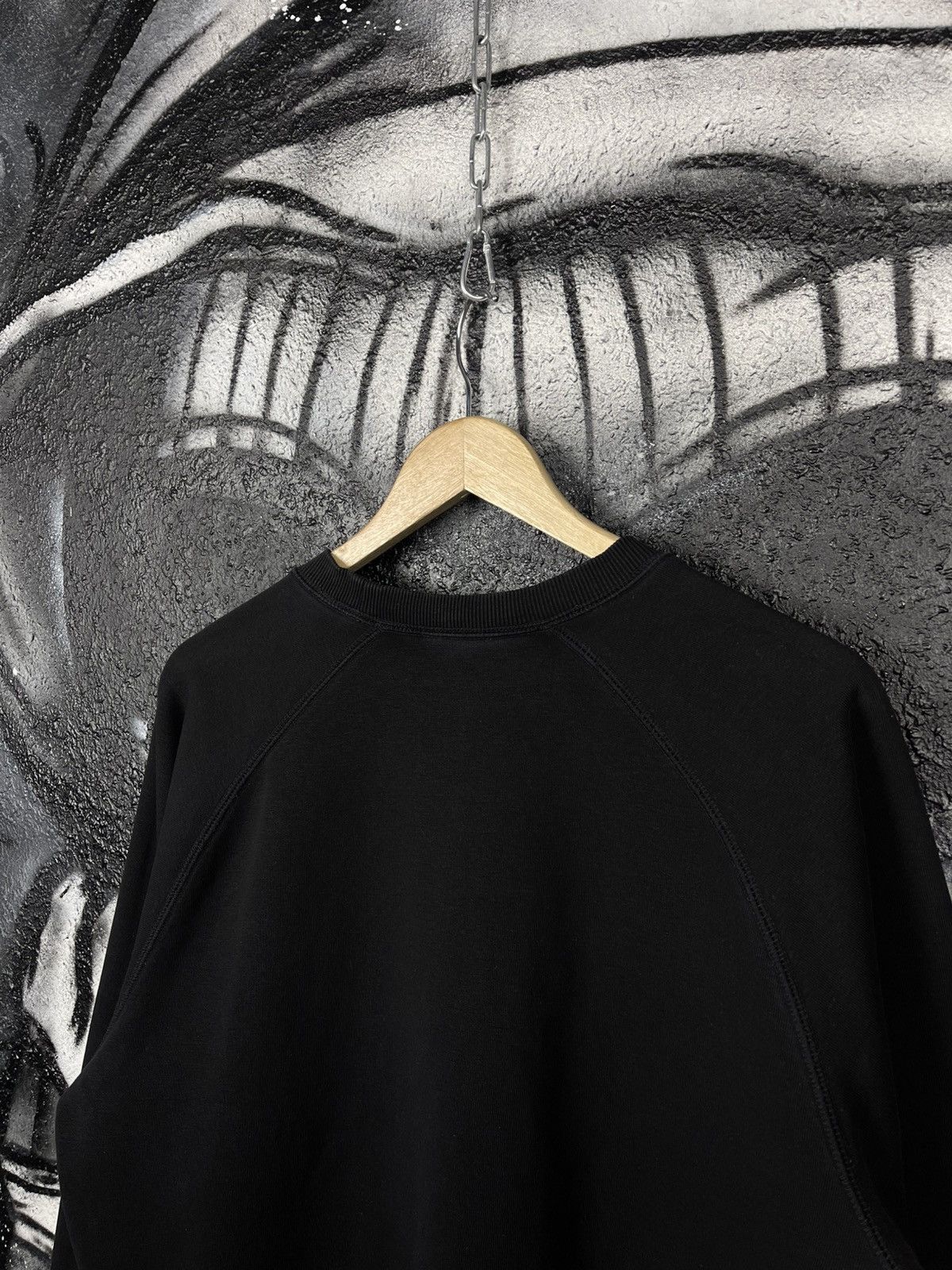Carhartt Carhartt WIP Chase Sweat Black Basic Sweatshirt Men’s Size L Size US L / EU 52-54 / 3 - 7 Thumbnail