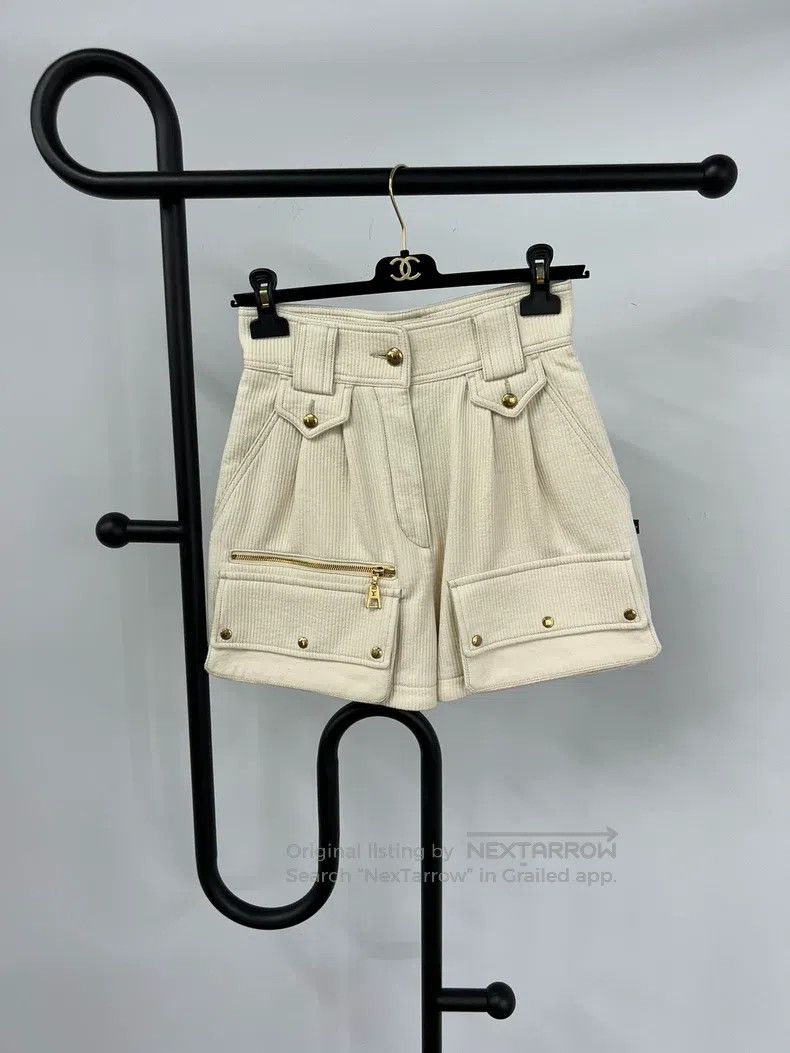 Louis Vuitton Louis Vuitton White high-waisted shorts Size 31" - 2 Thumbnail