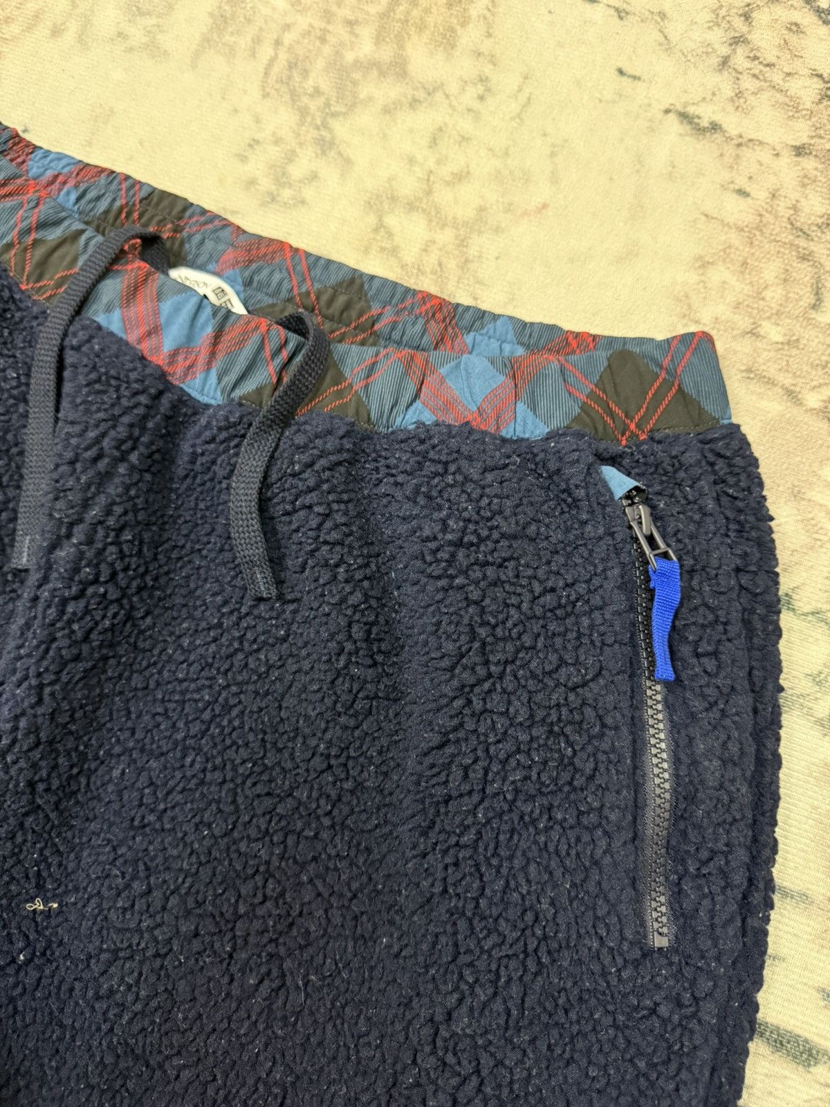 JW Anderson × Japanese Brand × Uniqlo Uniqlo J.W. anderson Shearling Fleece Sweatpants Size US 36 / EU 52 - 5 Thumbnail