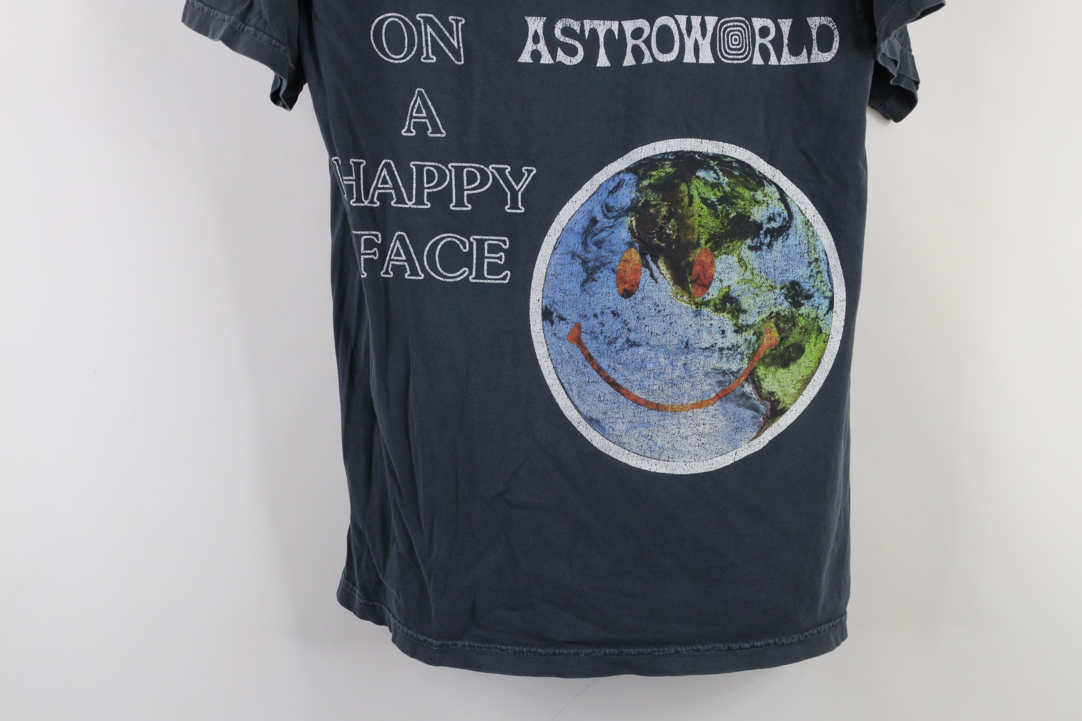Vintage Astroworld Travis Scott Put On A Happy Face T-Shirt Gray Size US S / EU 44-46 / 1 - 3 Thumbnail