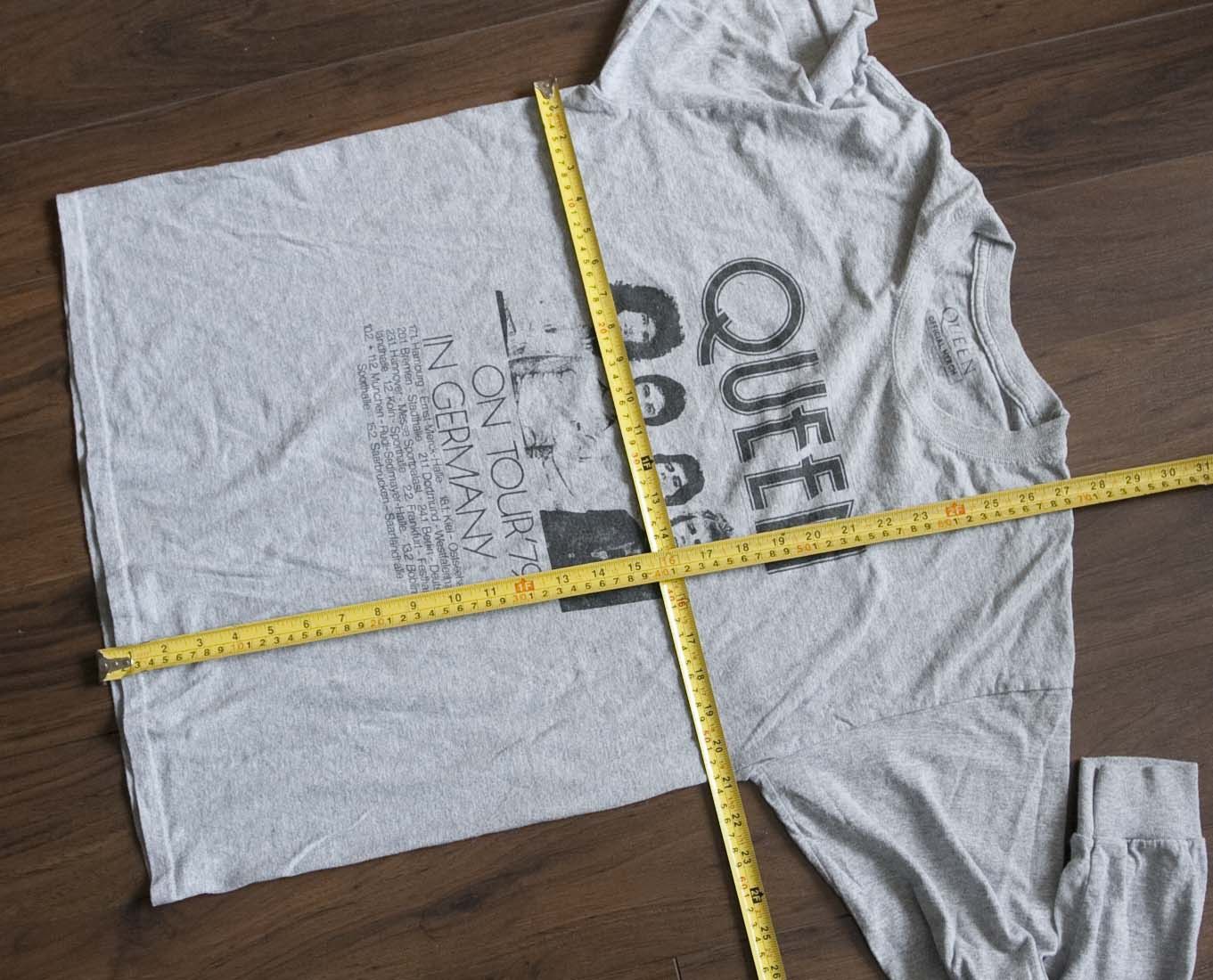 Other Queen T-shirt Long Sleeve Size L On tour '79 in Germany Size US L / EU 52-54 / 3 - 5 Thumbnail