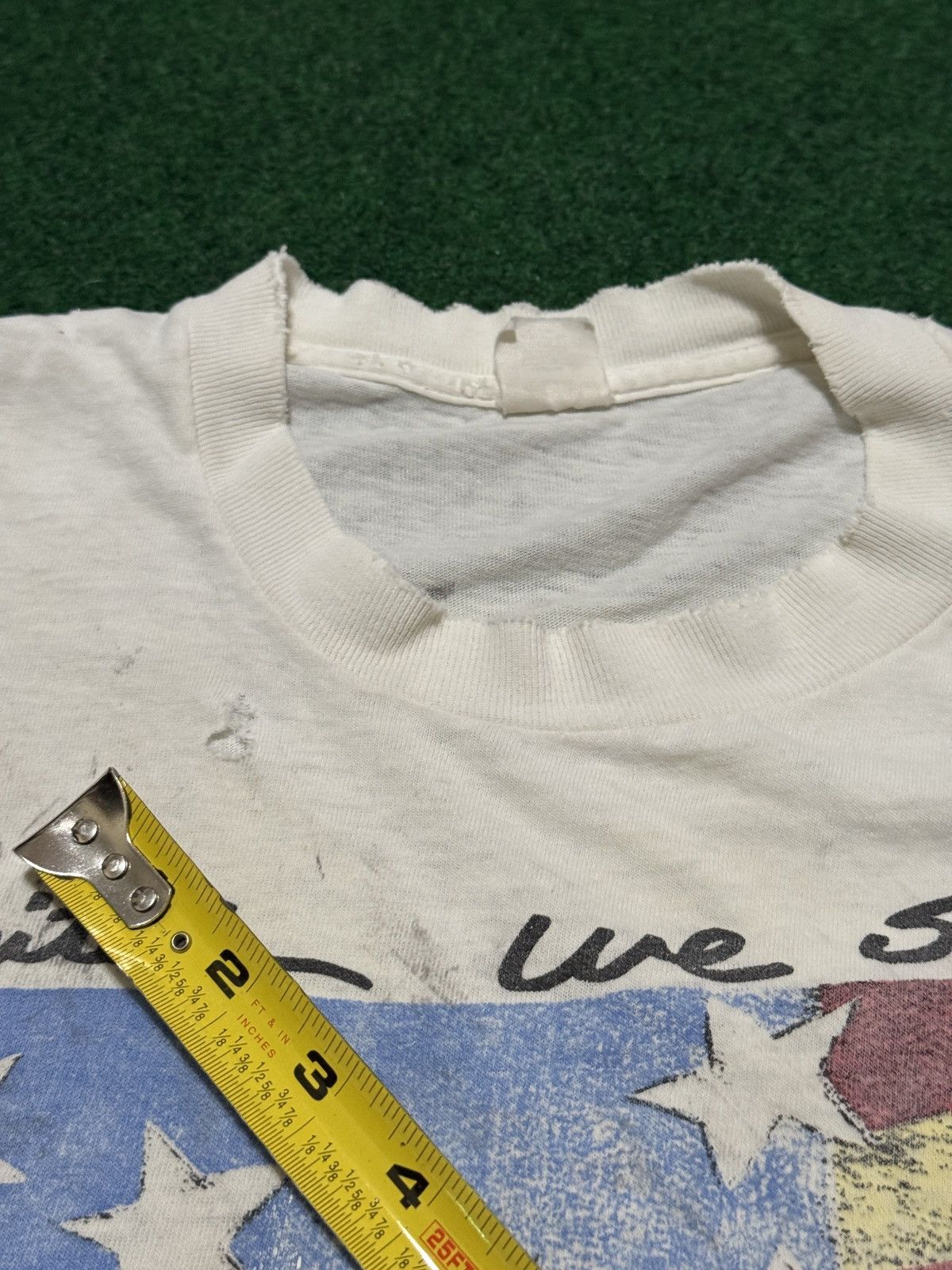 Vintage Vintage 90s USA United We Stand Distressed Patriotic T Shirt Size US L / EU 52-54 / 3 - 9 Thumbnail