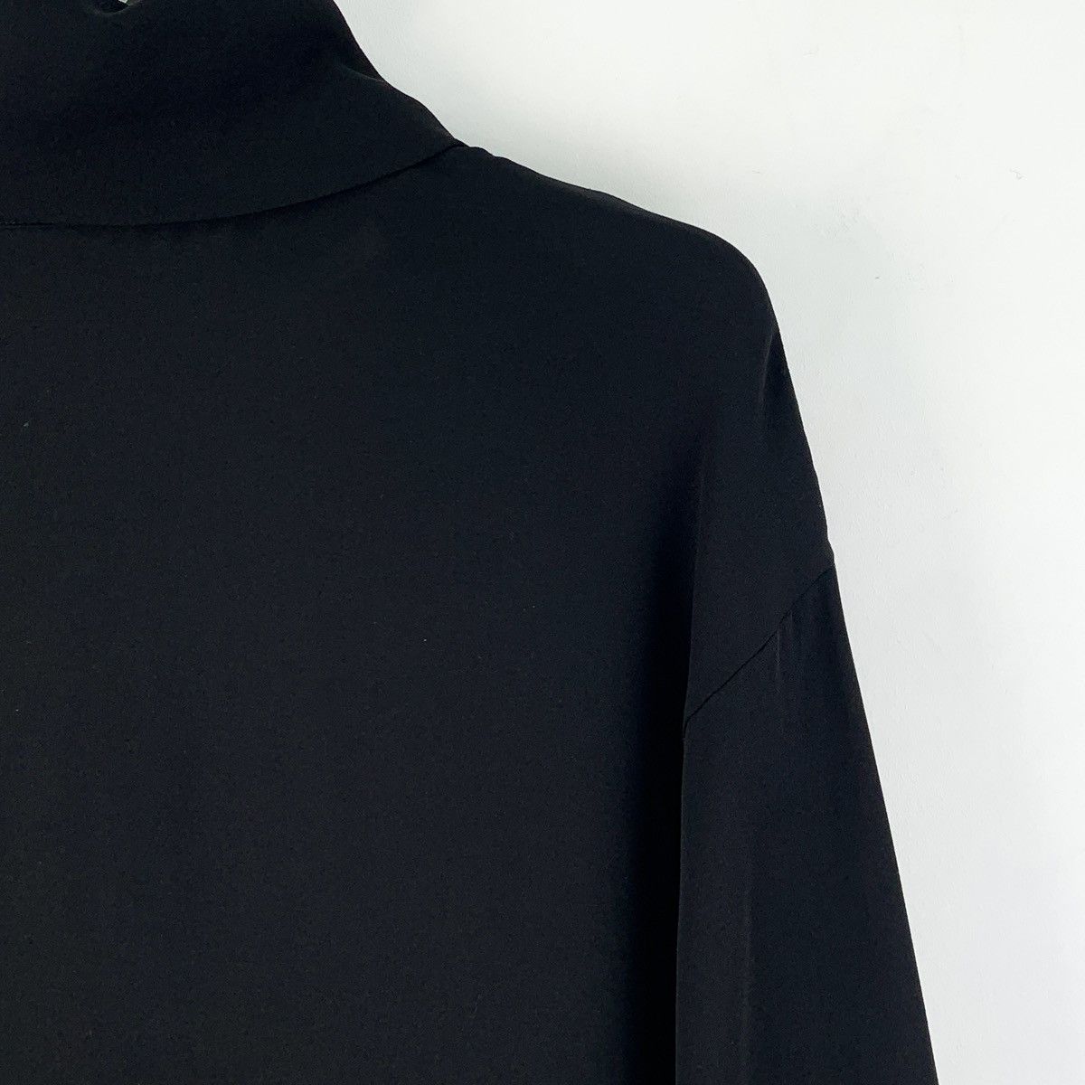 Chanel Chanel Black Silk High Neck Long Sleeve T-shirt K26WX Size XS / US 0-2 / IT 36-38 - 3 Thumbnail