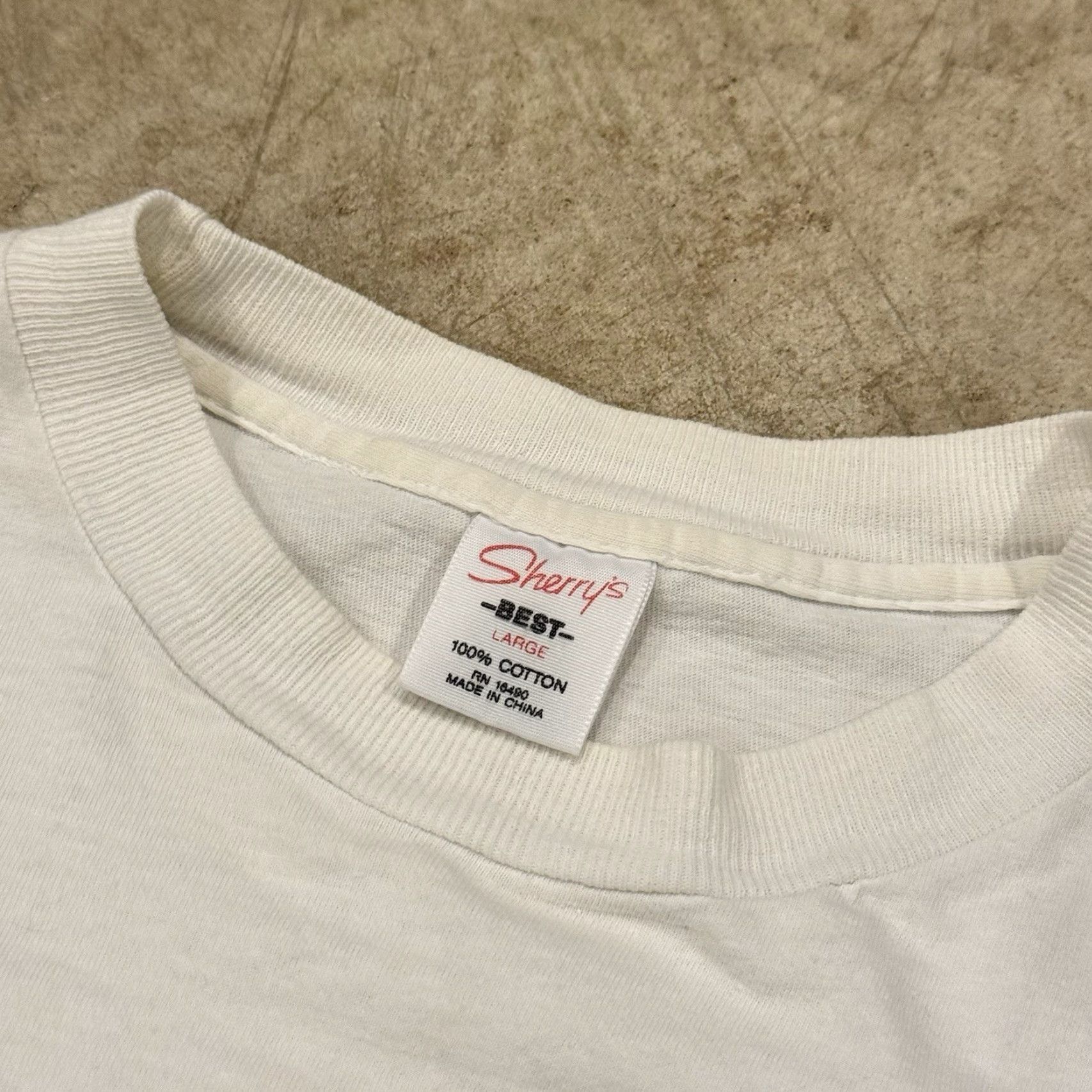 Vintage VINTAGE 90s Daffy Vs Bugs Bunny Tshirt Mens Large 1993 White Big Print Rare Looney Tunes Shirt Mens L White 90s Cartoon USA Baseball? Size US L / EU 52-54 / 3 - 3 Thumbnail