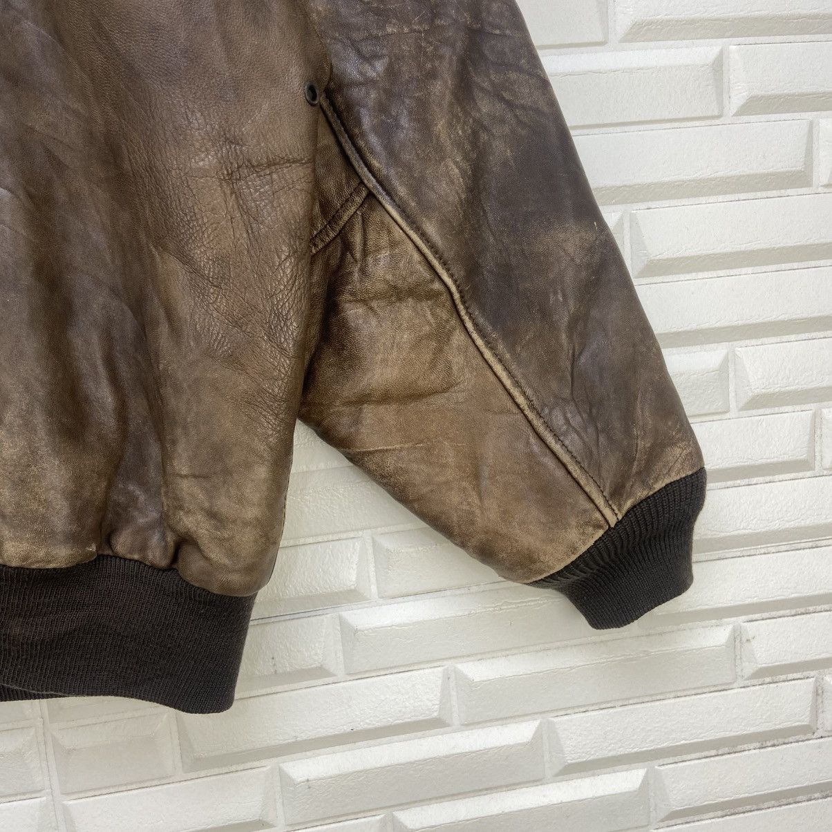 Vintage Vintage Air Force A-2 Military Sheepskin Leather Jacket Size US M / EU 48-50 / 2 - 16 Thumbnail