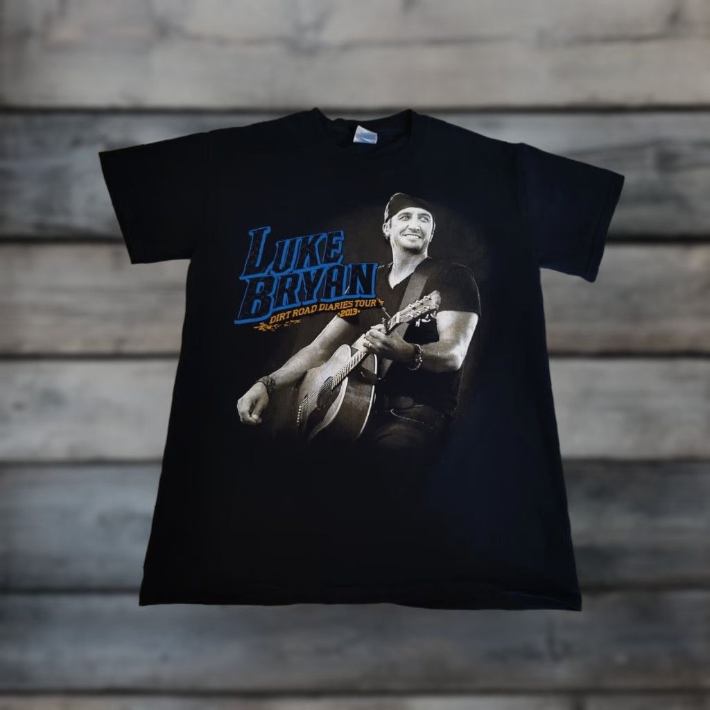 Gildan VINTAGE Luke Bryan Concert Shirt Dirt Road Diaries Tour 2013 Double-Sided Short Sleeve Sz S Black Womens T-Shirt Size S / US 4 / IT 40 - 1 Thumbnail