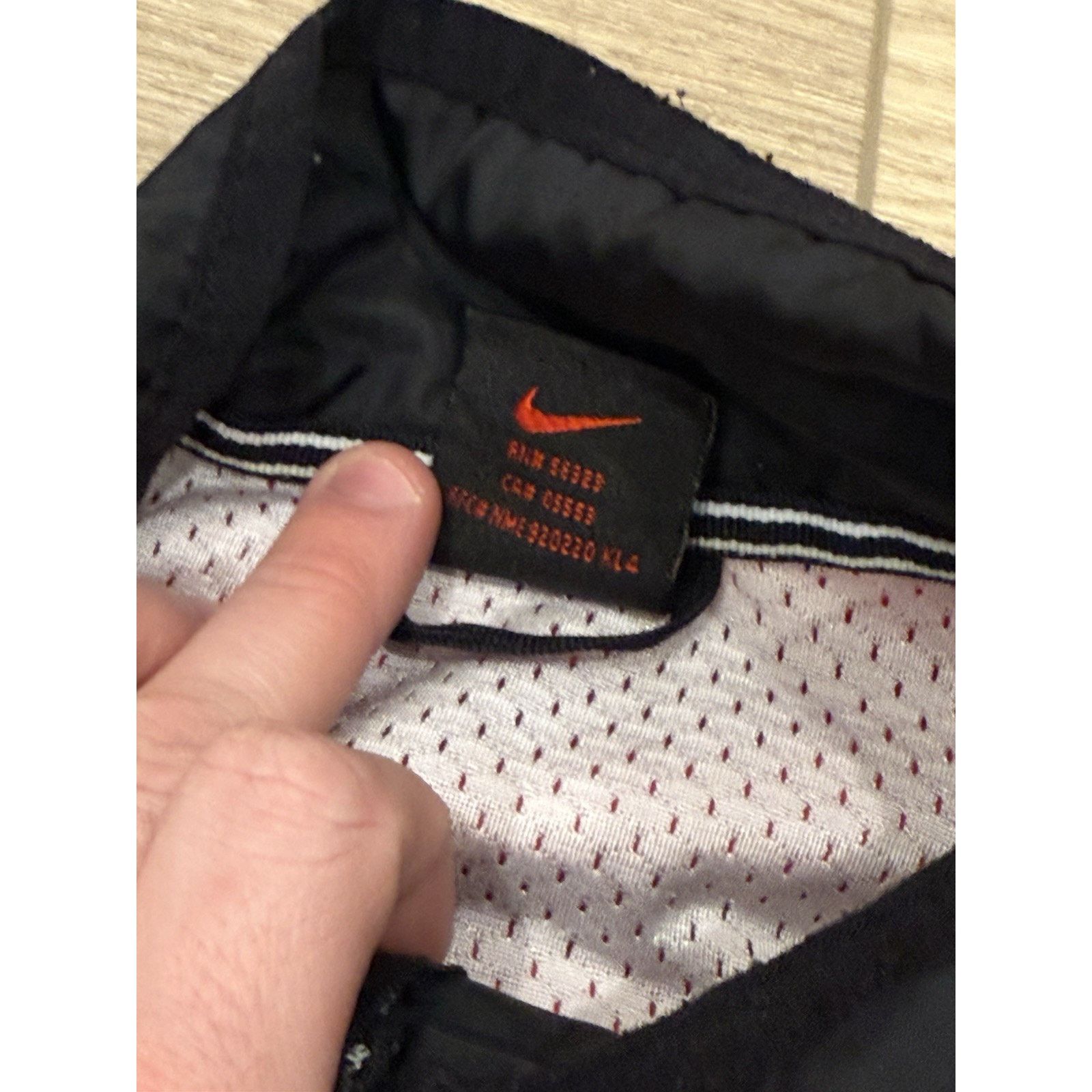 Nike Nike Vintage Mesh Lined Windbreaker Y2K Embroidered Spellout Size US L / EU 52-54 / 3 - 7 Thumbnail
