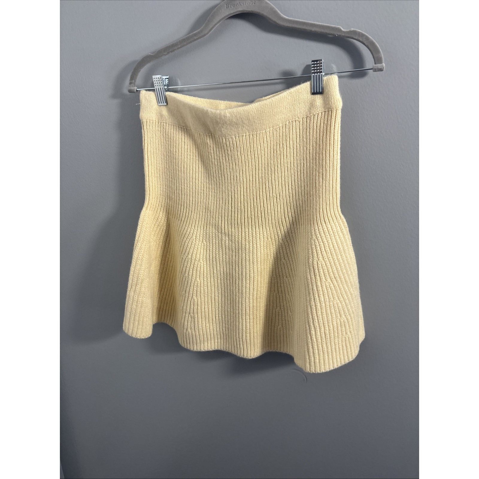 Zara Zara Cream Colored Sweater Skirt Or Top Medium Size M / US 6-8 / IT 42-44 - 1 Thumbnail