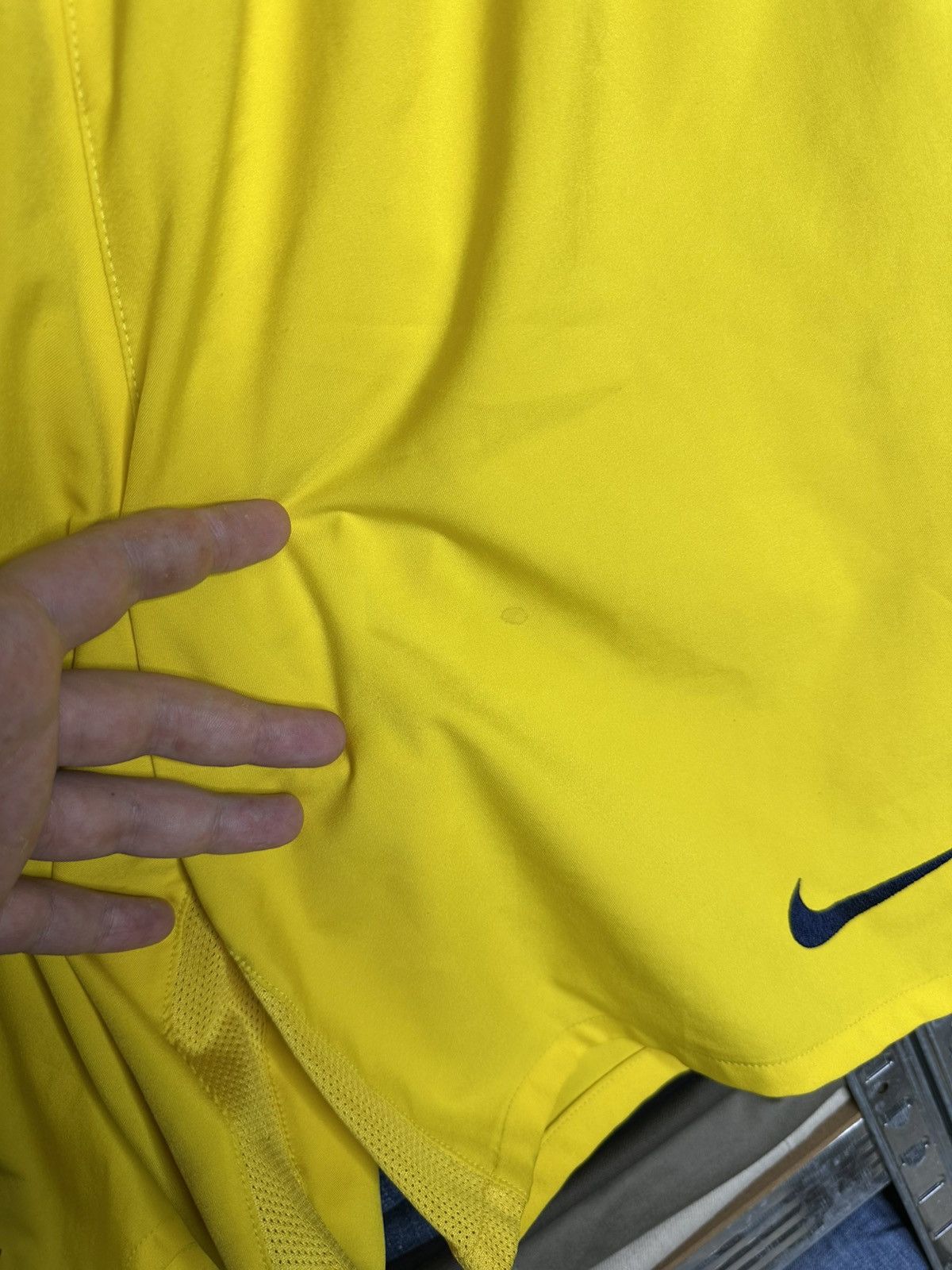 Nike Nike 2012-13 Barcelona Away Football Vintage Shorts Size US 33 - 4 Thumbnail
