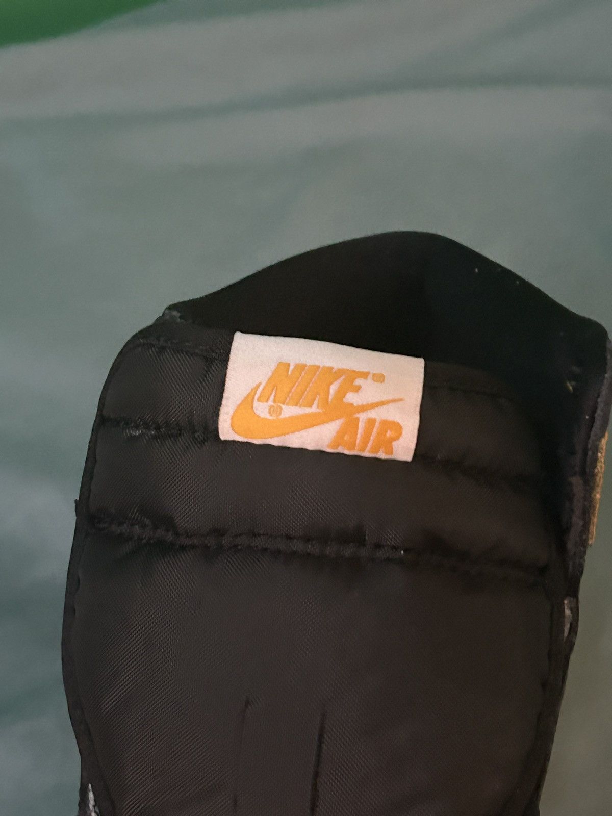 Jordan Brand Nike Air Jordan 1 High Taxi 2022 Size US 6 / EU 39 - 8 Thumbnail