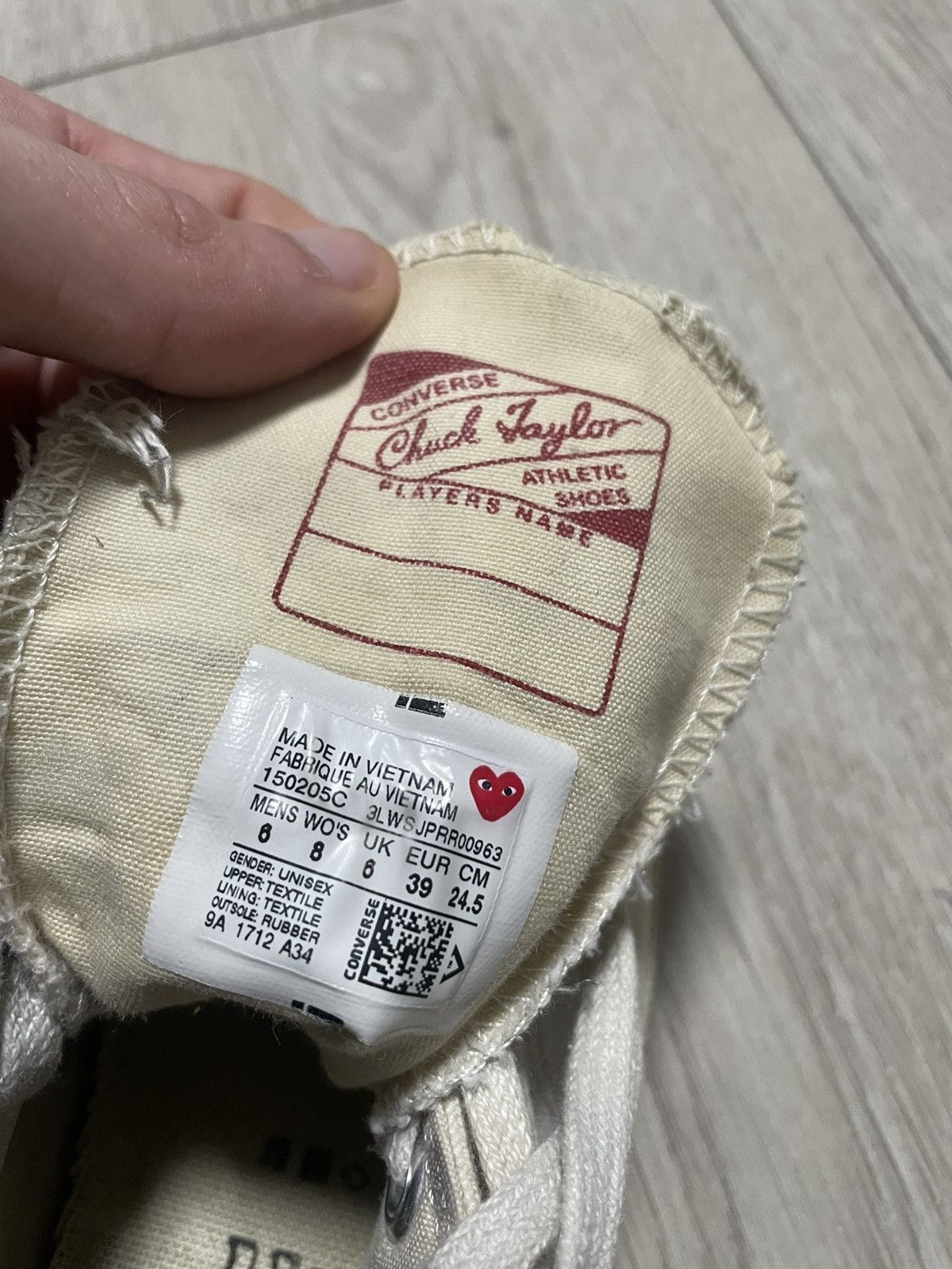 Comme des Garcons Comme des Garçons Play Converse Chuck Taylor White Sneakers Size US 6 / EU 39 - 8 Thumbnail