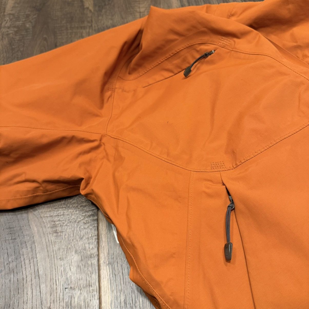 Nike Vtg Y2K Nike ACG Jacket 3 Layer Storm Hooded Swoosh L Orange Size US L / EU 52-54 / 3 - 11 Thumbnail