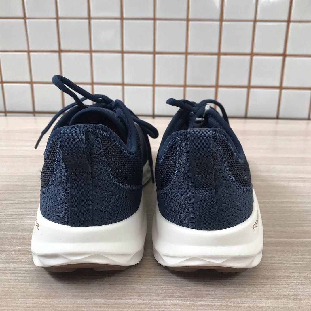 Reebok New Balance Fresh Foam Navy Blue New Balance Men's Fresh Size US 8.5 / EU 41-42 - 6 Thumbnail