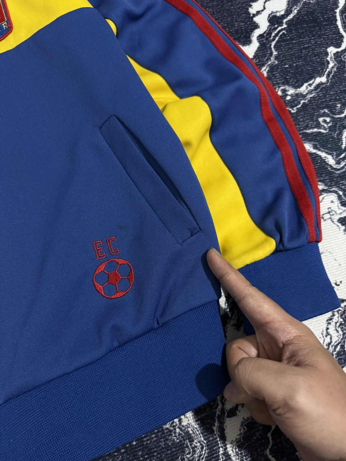 Vintage Vintage adidas ecuador football soccer tracktop Size US S / EU 44-46 / 1 - 4 Thumbnail