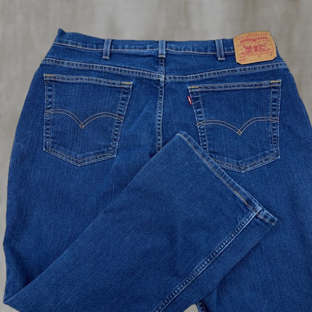 Levi's VINTAGE Levi's 515 Jeans Women 18 Boot Cut Dark Wash Levi's Jeans Women 18 Boot Cut Dark Wash 515 Jeans" Size 40" / US 18 - 1 Thumbnail