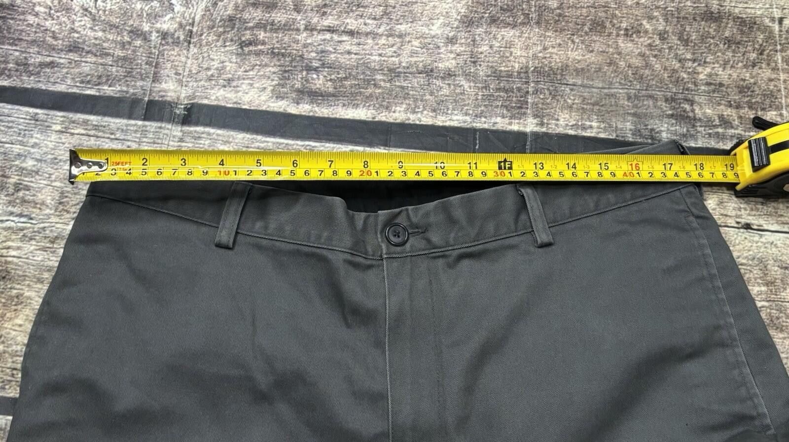 L.L. Bean LL Bean Pants Mens 35x32 Chino Cotton Green Straight Leg Size US 35 - 11 Thumbnail