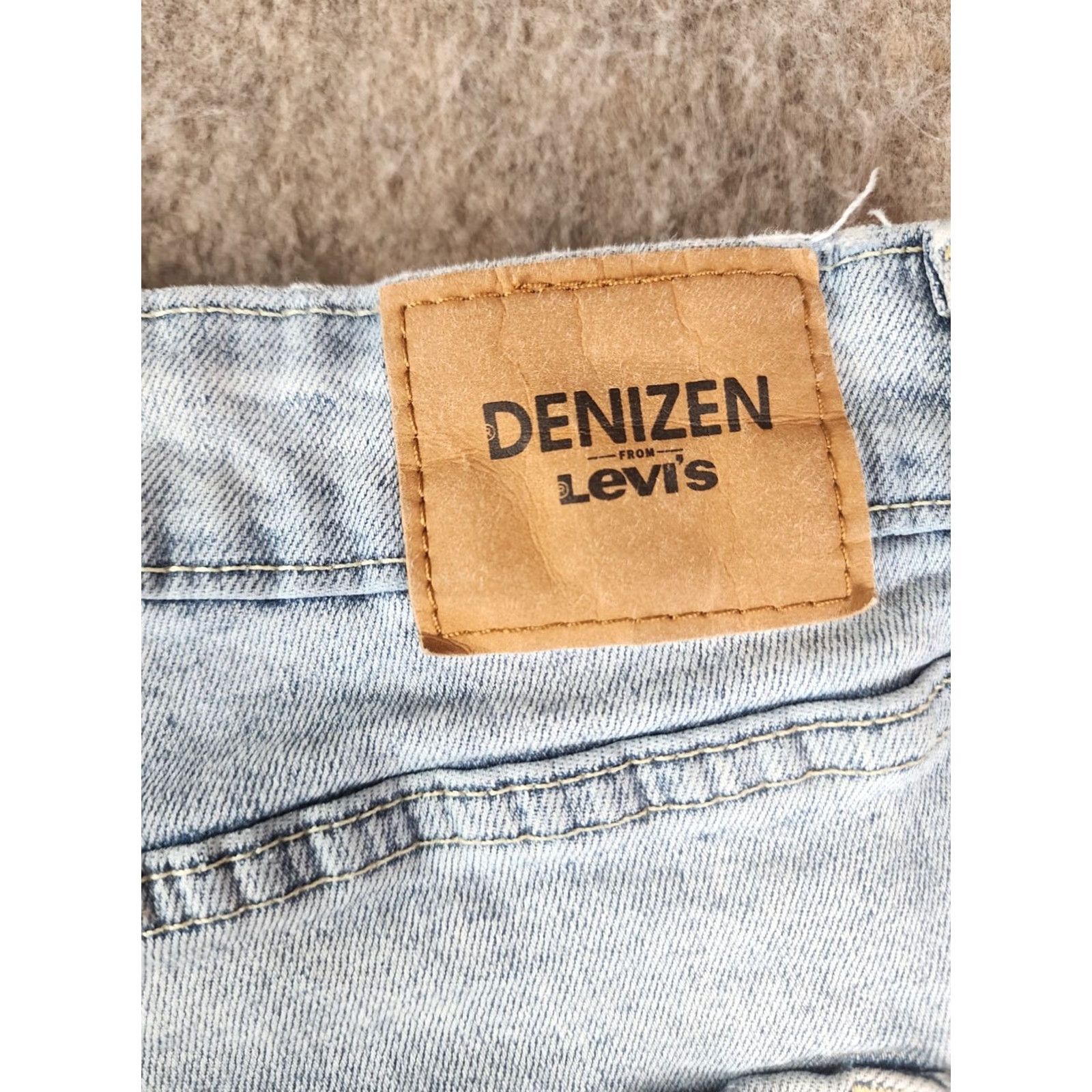 Levi's VINTAGE? No. Levi's Denizen? Levis Denizen Mom Jean Shorts Womens 29 Blue Denim Casual Grunge Faded Size 29" - 5 Thumbnail