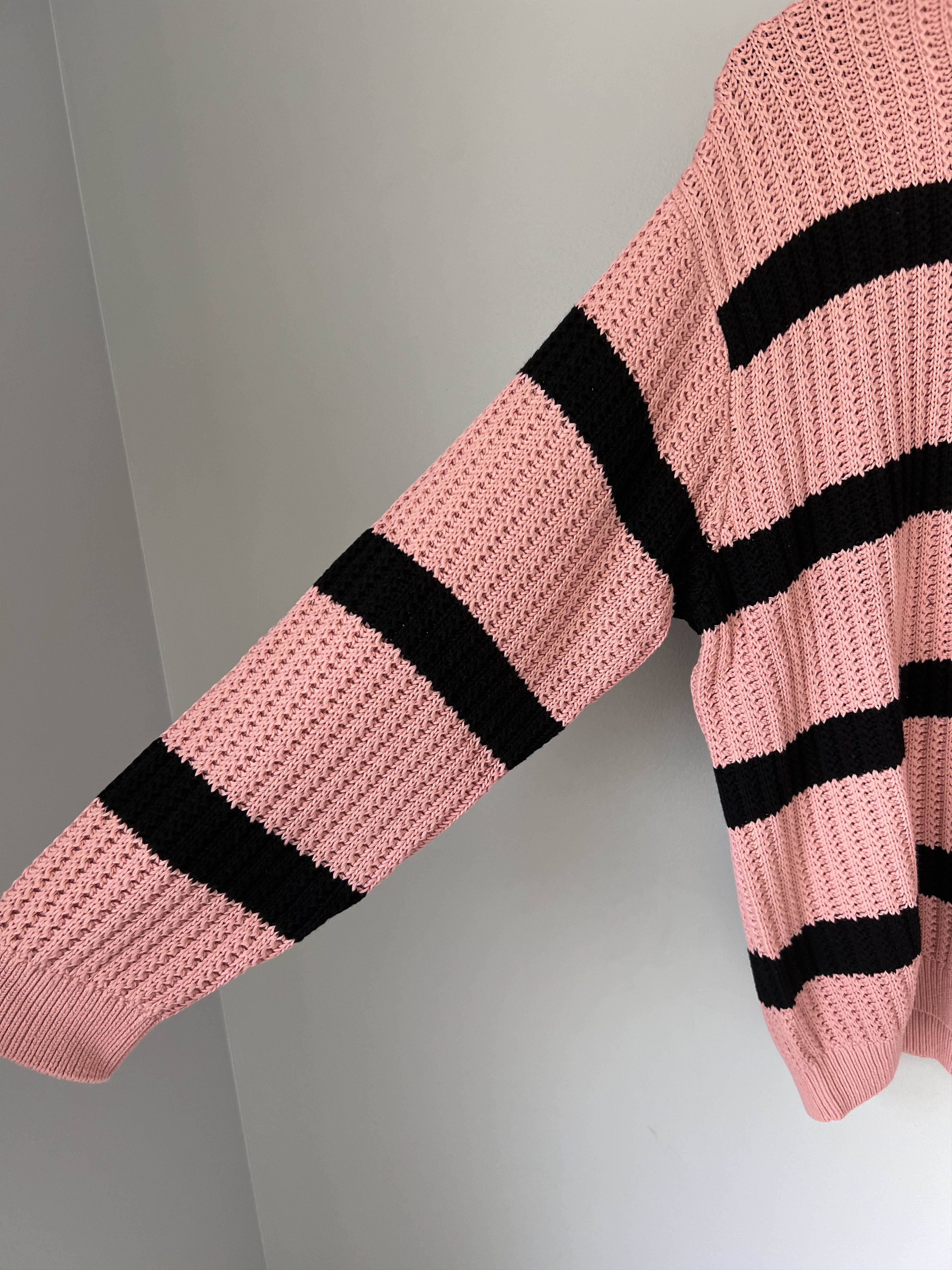 Supreme Supreme Loose Gauge Small Box Logo Sweater in Pink Stripe Size US XL / EU 56 / 4 - 4 Thumbnail