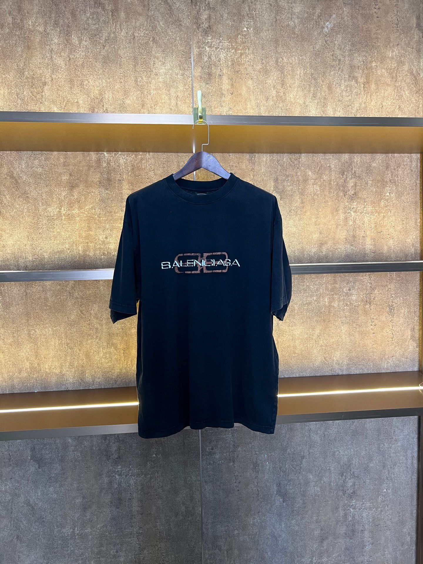 Balenciaga Balenciaga Washed Lock Buckle Tee Size US L / EU 52-54 / 3 - 1 Thumbnail