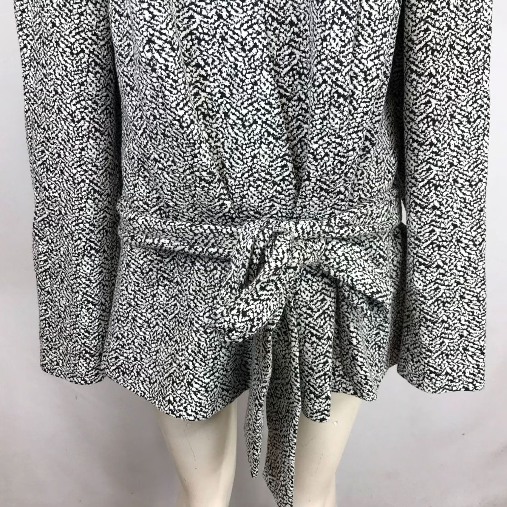 Vintage LANE BRYANT Womens 28 Black White Textured Belted Jacket Blazer Stretch Plus Size 28 Size 4XL / US 24-26 - 3 Thumbnail