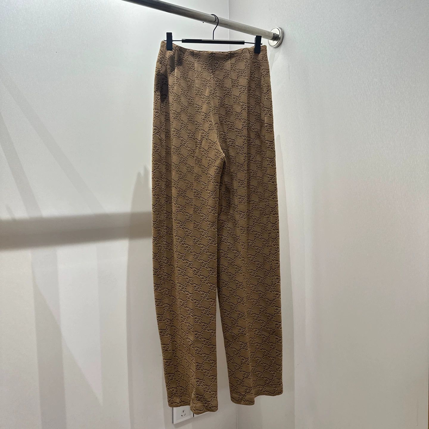 Fendi Fendi all over print Women's pants 38 no tag Size 26" / US 2 / IT 38 - 2 Thumbnail