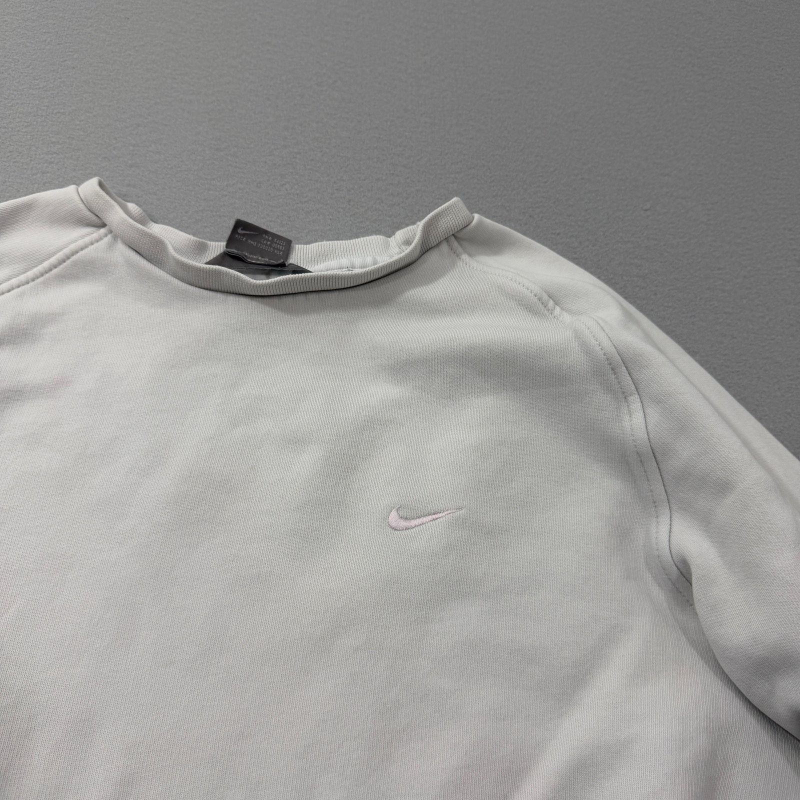 Nike Vintage Nike Sweatshirt Mens Large White Pullover Crewneck Size US L / EU 52-54 / 3 - 3 Thumbnail