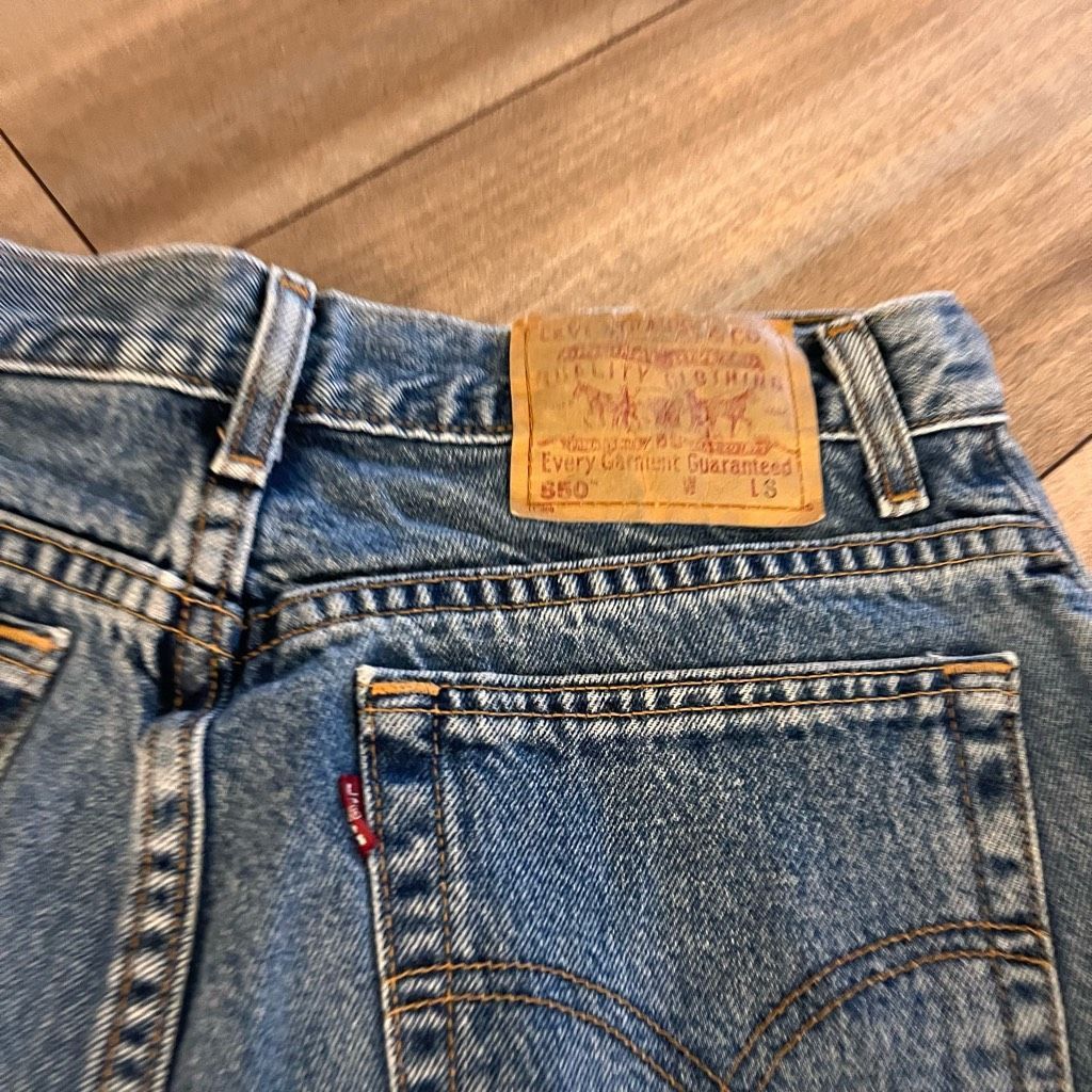 Levi's Levi’s 550 Light Blue Denim Cut Off Shorts Women 14 Size 31" - 6 Thumbnail