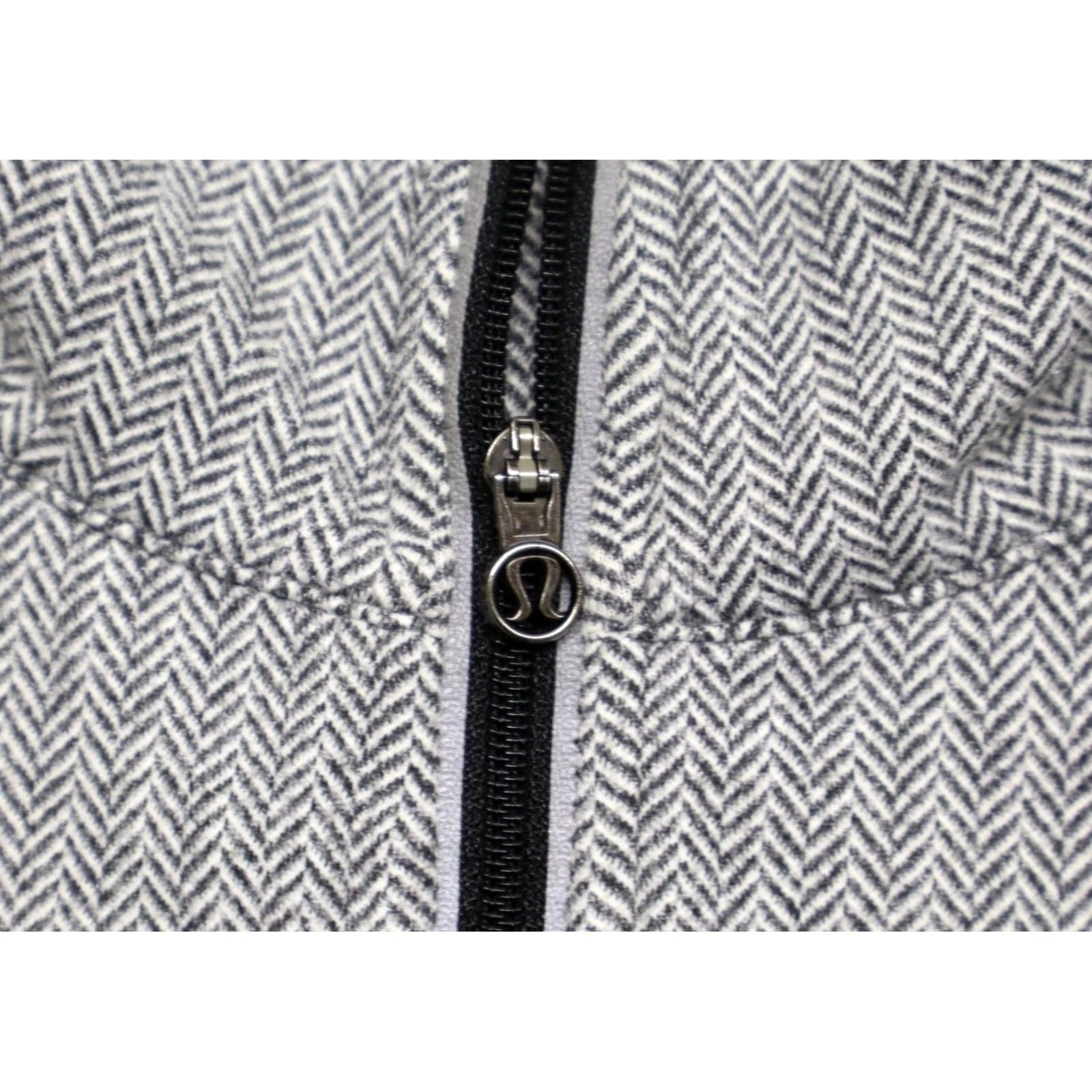 Lululemon Lululemon Women's Full Tilt Half Zip Pullover Herringbone Grey Sz 6 Size M / US 6-8 / IT 42-44 - 7 Thumbnail
