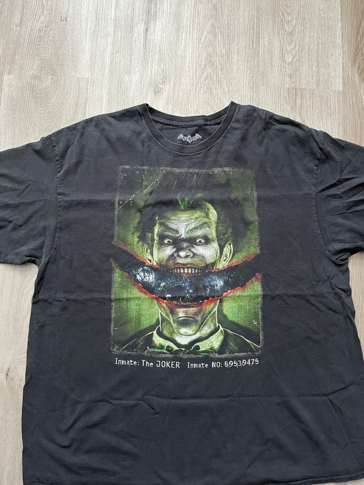 Vintage Vintage Batman Arkham Asylum Inmate The Joker T Shirt Size US XXL / EU 58 / 5 - 2 Thumbnail
