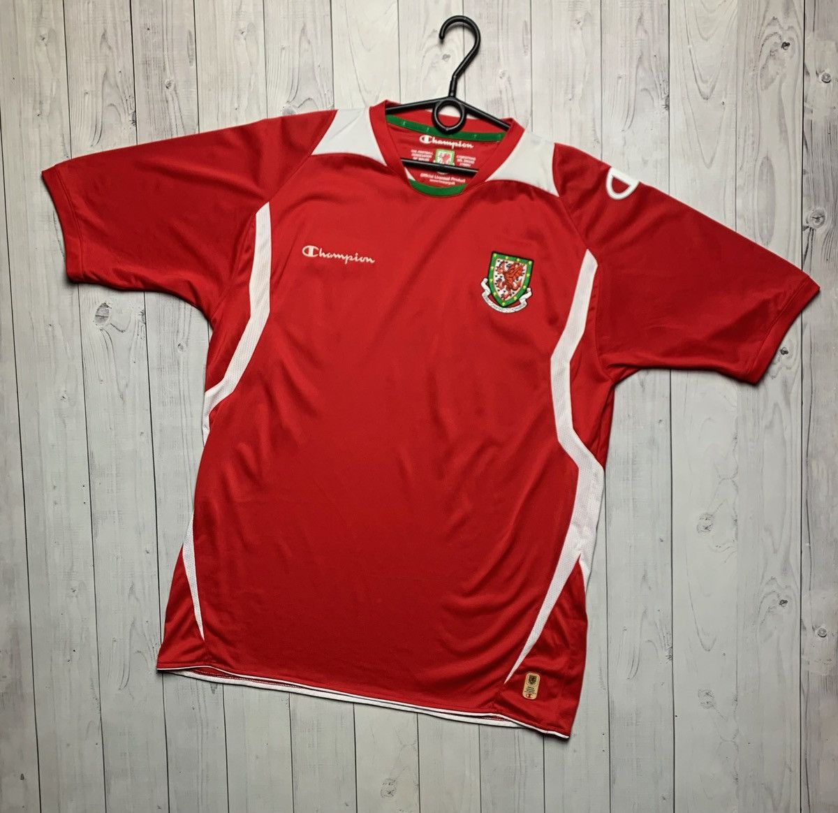 Champion × Vintage Vintage Champion Wales soccer jersey size XL red Size US XL / EU 56 / 4 - 1 Thumbnail
