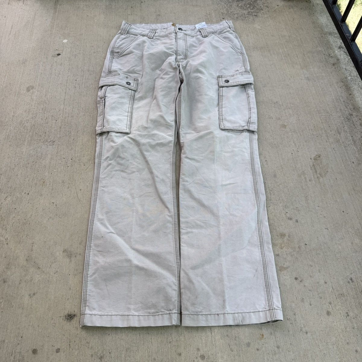 Carhartt ivory carhartt workwear cargo pants Size US 34 / EU 50 - 2 Thumbnail