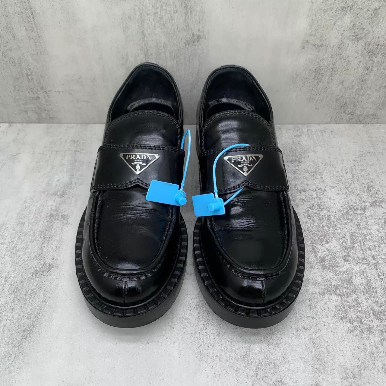 Prada Prada Black Tri Logo Loafer 41 98new JZ1412 Size US 8 / EU 41 - 4 Thumbnail