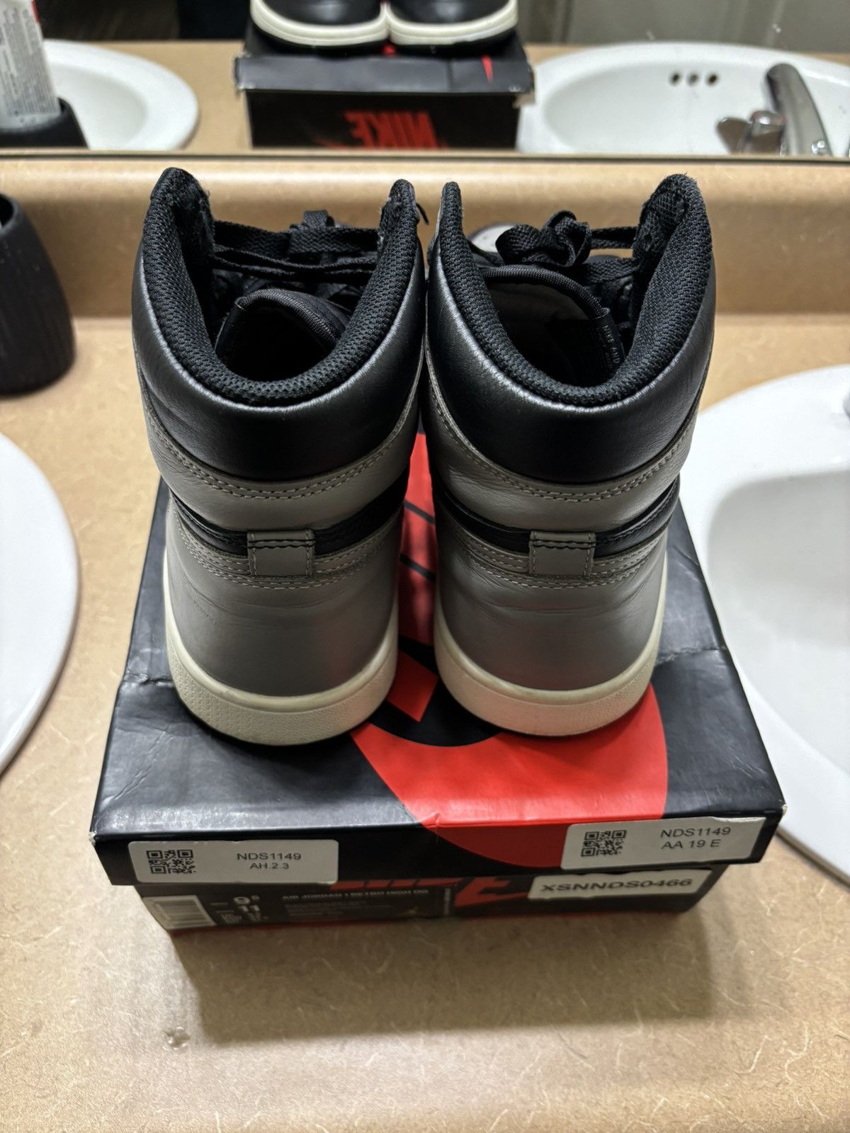 Jordan Brand Jordan 1 Shadow (2018) Size US 9.5 / EU 42-43 - 5 Thumbnail