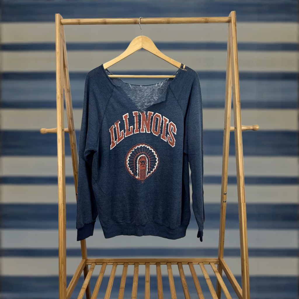 Vintage VINTAGE University of Illinois Chief Sweatshirt L Blue Paper Thin Burnout 80s Mens Size US L / EU 52-54 / 3 - 1 Thumbnail