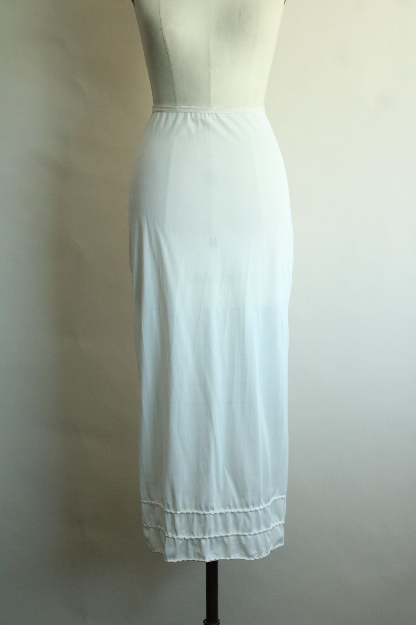 Vintage Vintage 1960s Half Slip, American Maid White Nylon, Size Pet Size ONE SIZE - 4 Thumbnail