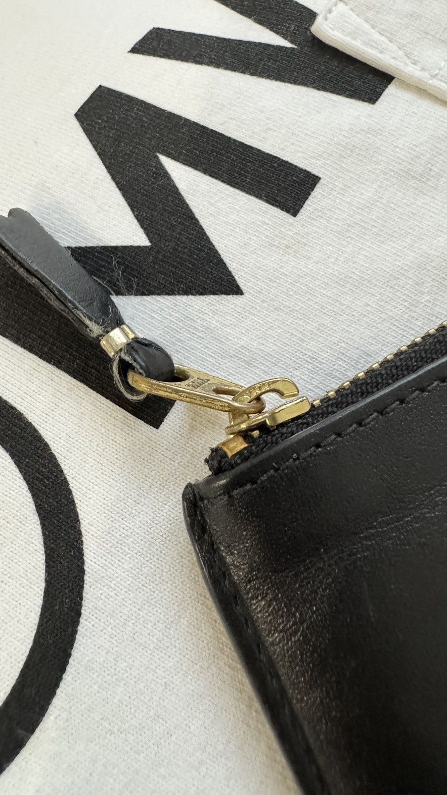 Comme des Garcons Comme des Garcons Spellout Leather Zipper Wallet Size ONE SIZE - 3 Thumbnail