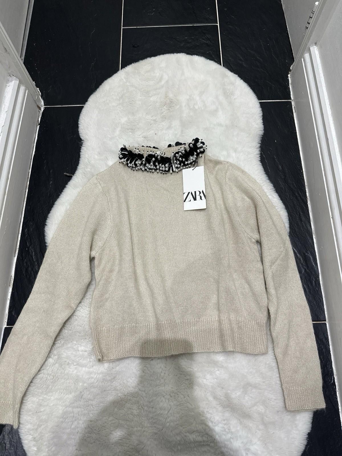 Zara ZARA jumper with beaded necklace BNWT Was £45 Size S / US 4 / IT 40 - 1 Thumbnail
