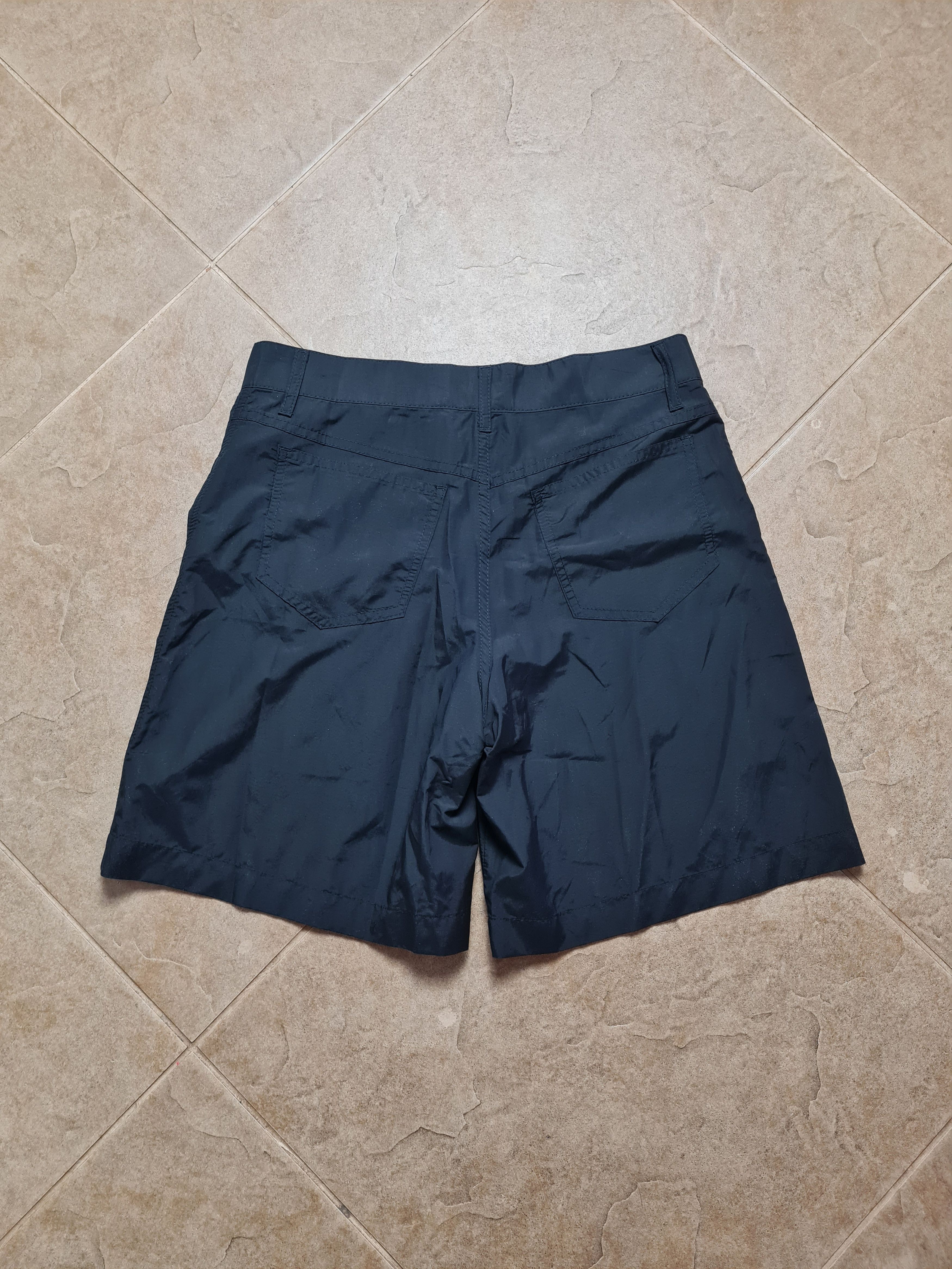 Fendi Women's FENDI Bermuda Shorts Black Italy Tessuto/Fabric Size 30" / US 8 / IT 44 - 16 Thumbnail