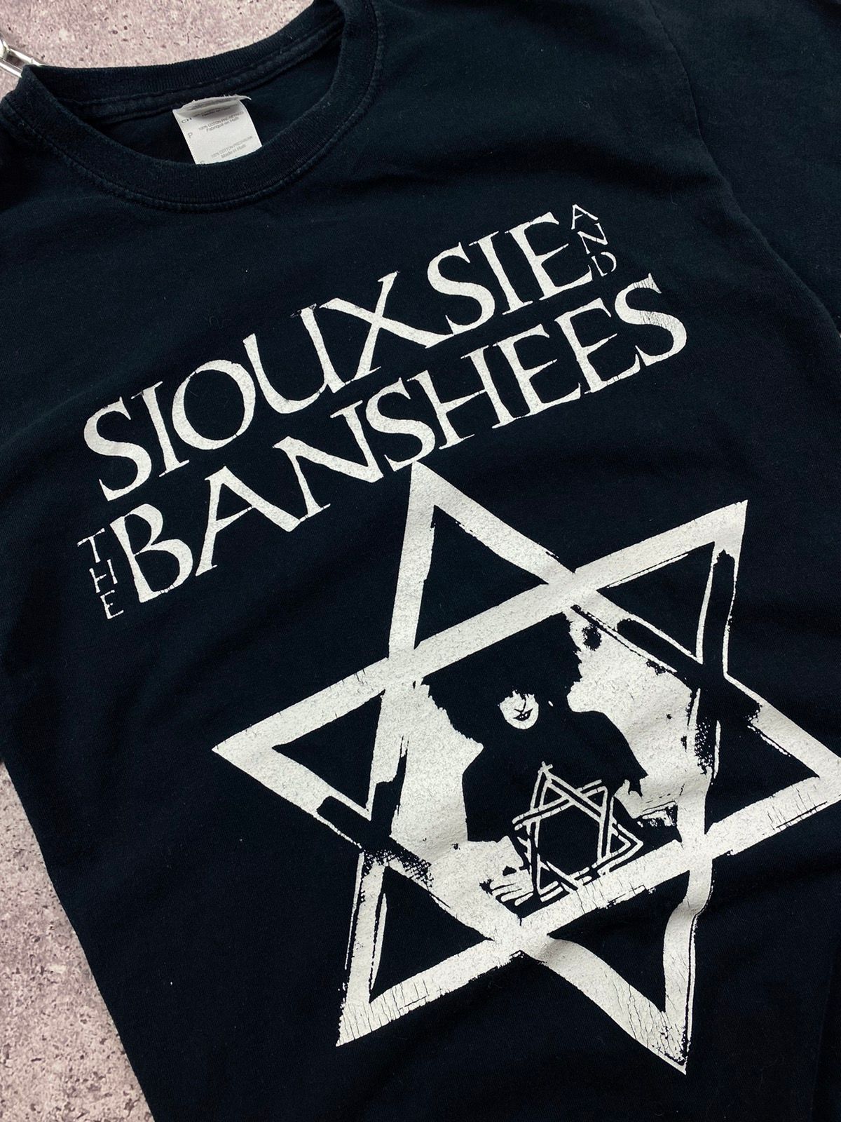 Vintage Vintage Siouxsie And The Banshees Tee Shirt Punk Faded Size US S / EU 44-46 / 1 - 4 Thumbnail