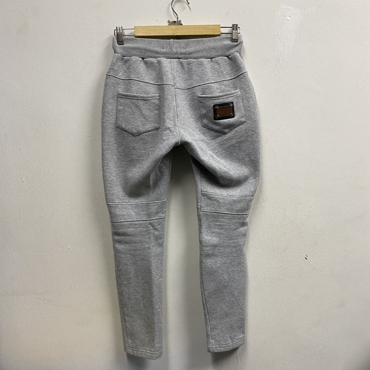 Dolce & Gabbana Dolce & Gabbana grey cotton blend jogger sweatpants Size US 26 / EU 42 - 2 Thumbnail