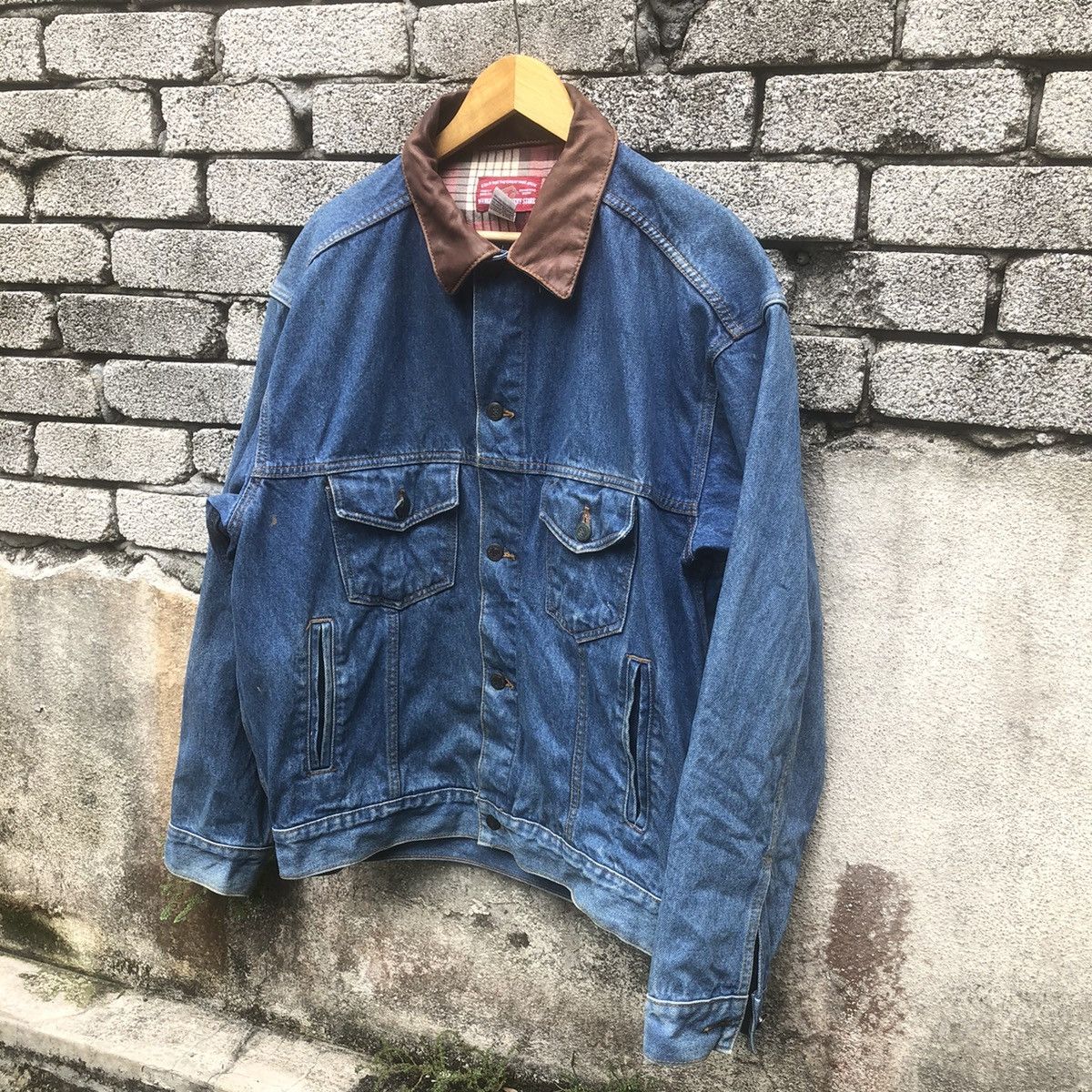 Marlboro × Vintage Vintage Marlboro Country Store Collar Denim Trucker Jacket Size US L / EU 52-54 / 3 - 9 Thumbnail