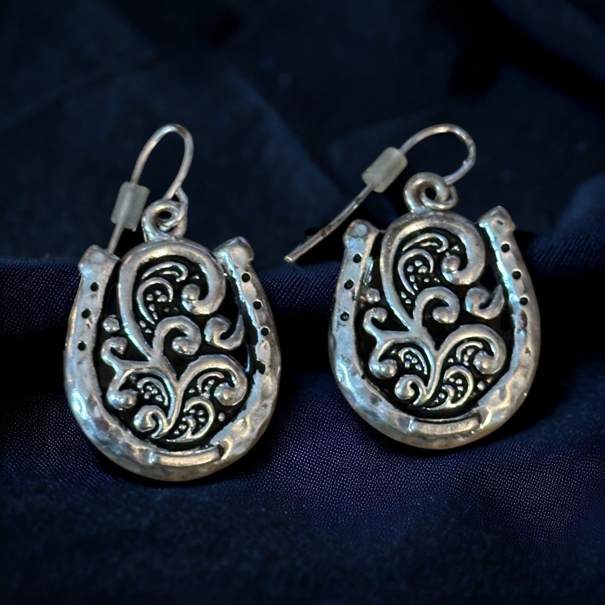 Other Silver tone ornate horseshoe dangle earrings Size ONE SIZE - 1 Thumbnail