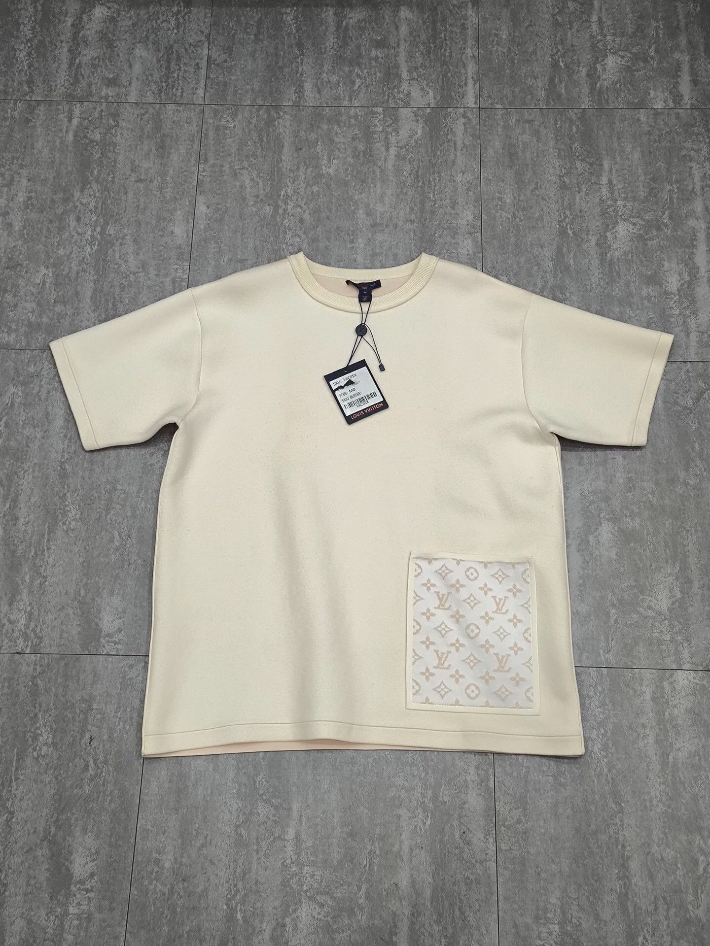 Louis Vuitton Louis Vuitton Knit Wool White T-Shirt m Men Size US M / EU 48-50 / 2 - 1 Thumbnail